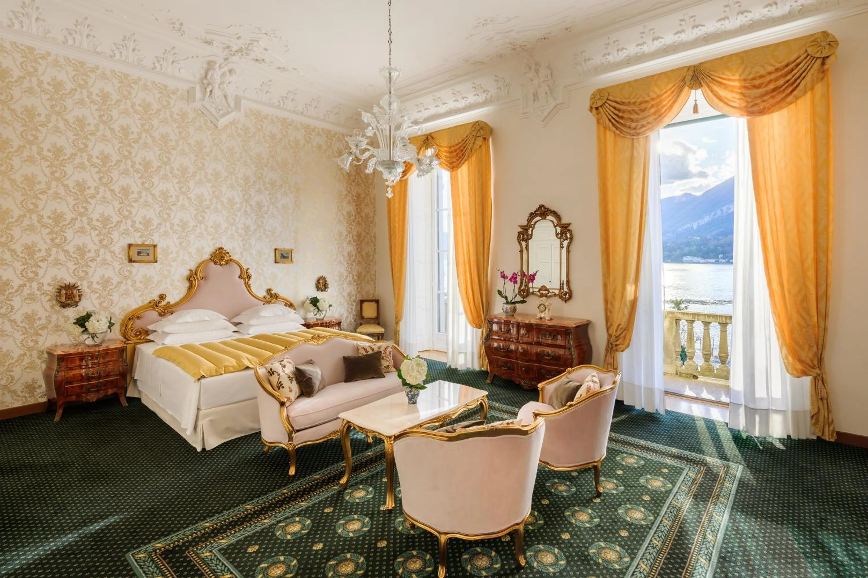 Photo of the whole room, Bed in Grand Hotel Villa Serbelloni - A Legendary Hotel