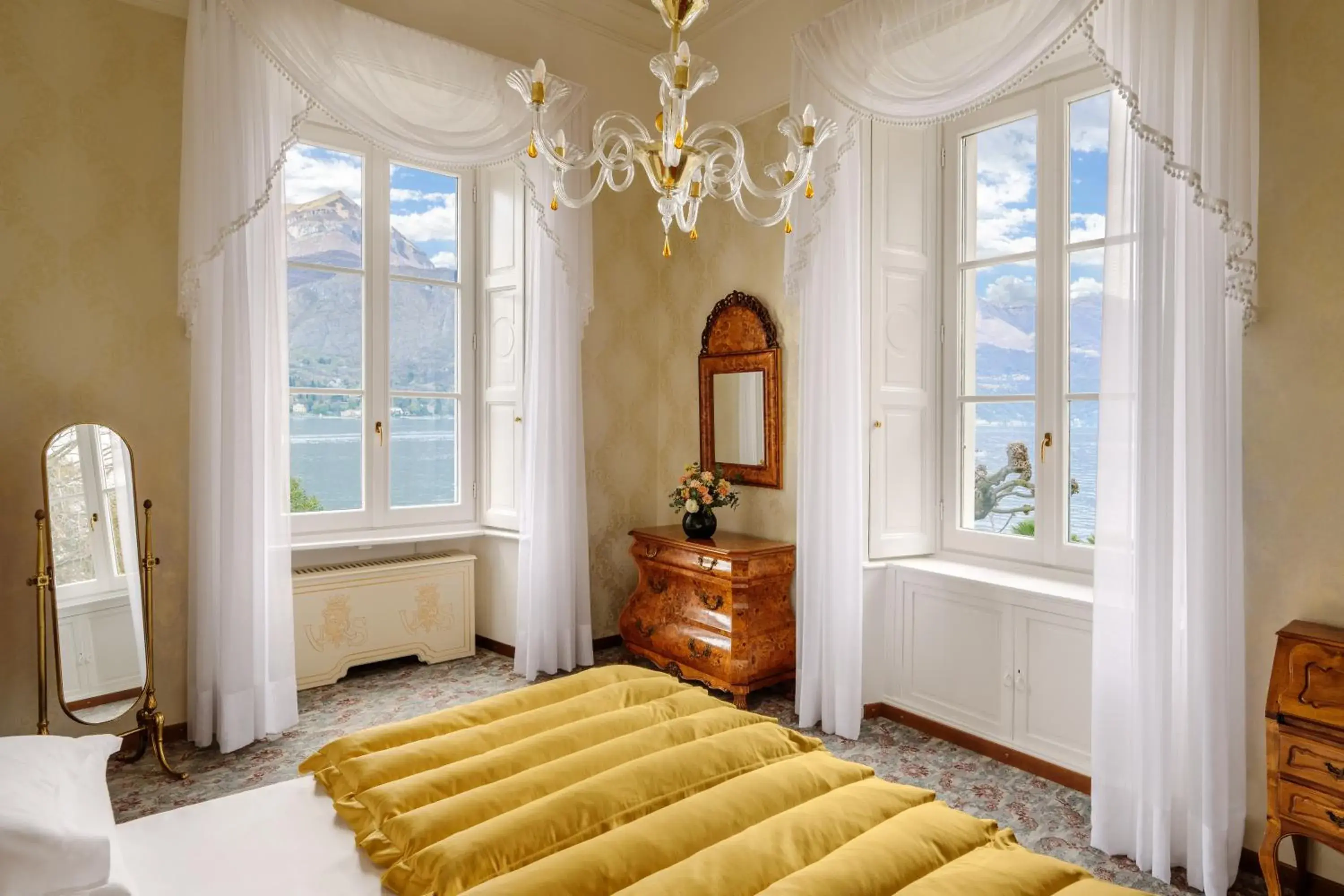 Helmut Newton Suite Lake View with private access to our Garden in Grand Hotel Villa Serbelloni - A Legendary Hotel Helmut Newton Suite Lake View with private access to our Garden in Grand Hotel Villa Serbelloni - A Legendary Hotel