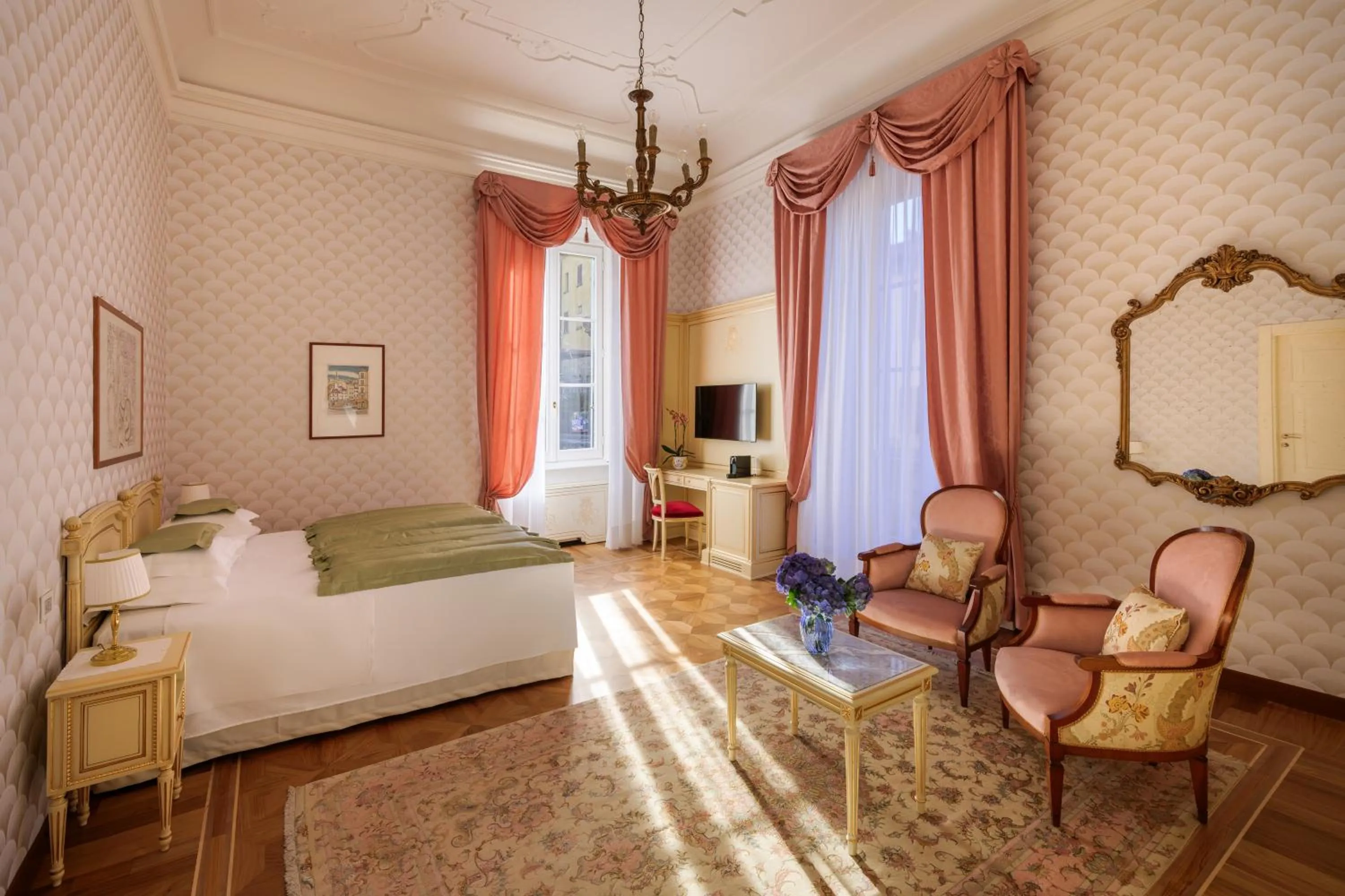 Bed in Grand Hotel Villa Serbelloni - A Legendary Hotel