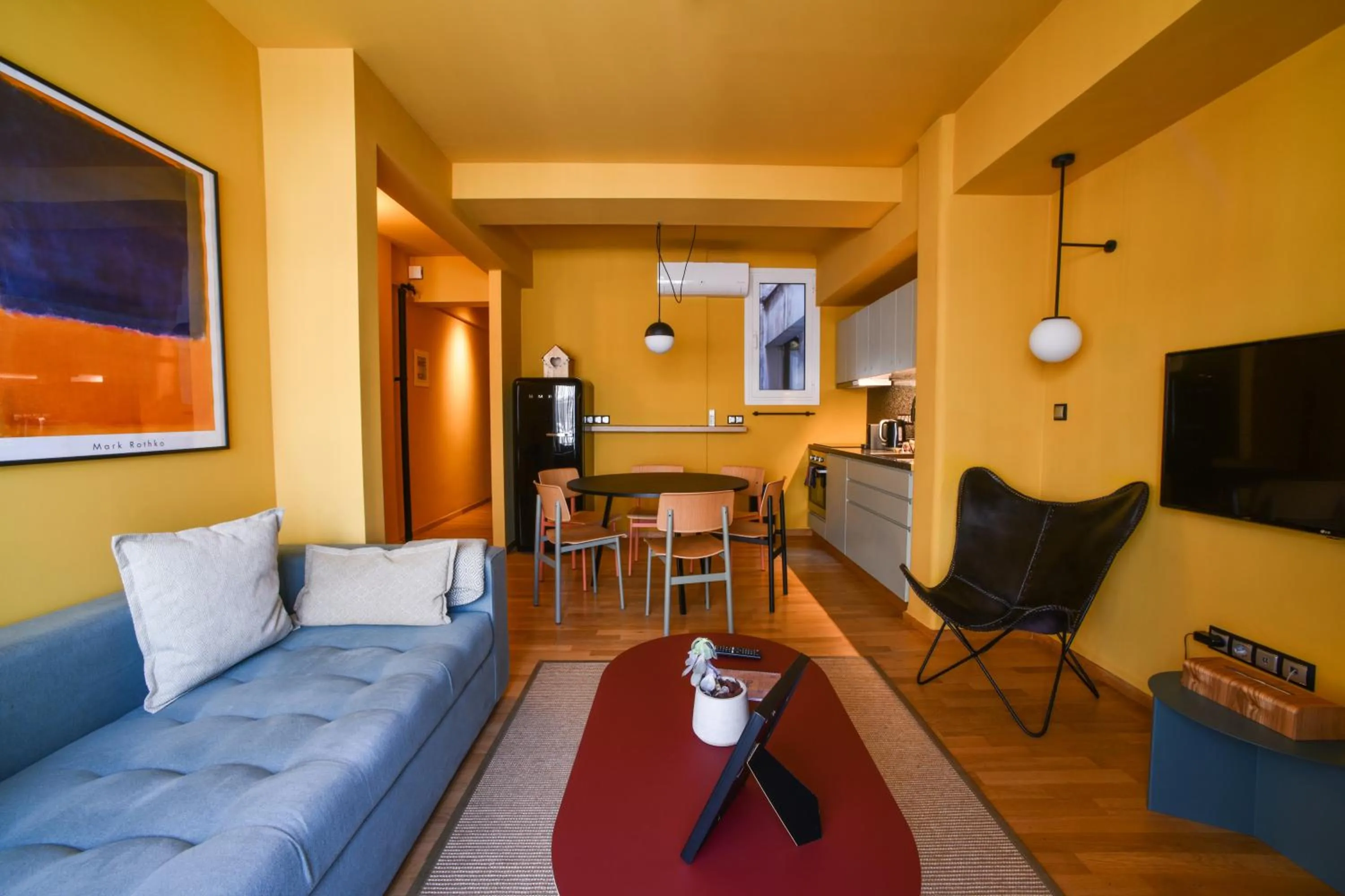 Living room in Kolonaki Boutique Apartments by Olala Homes