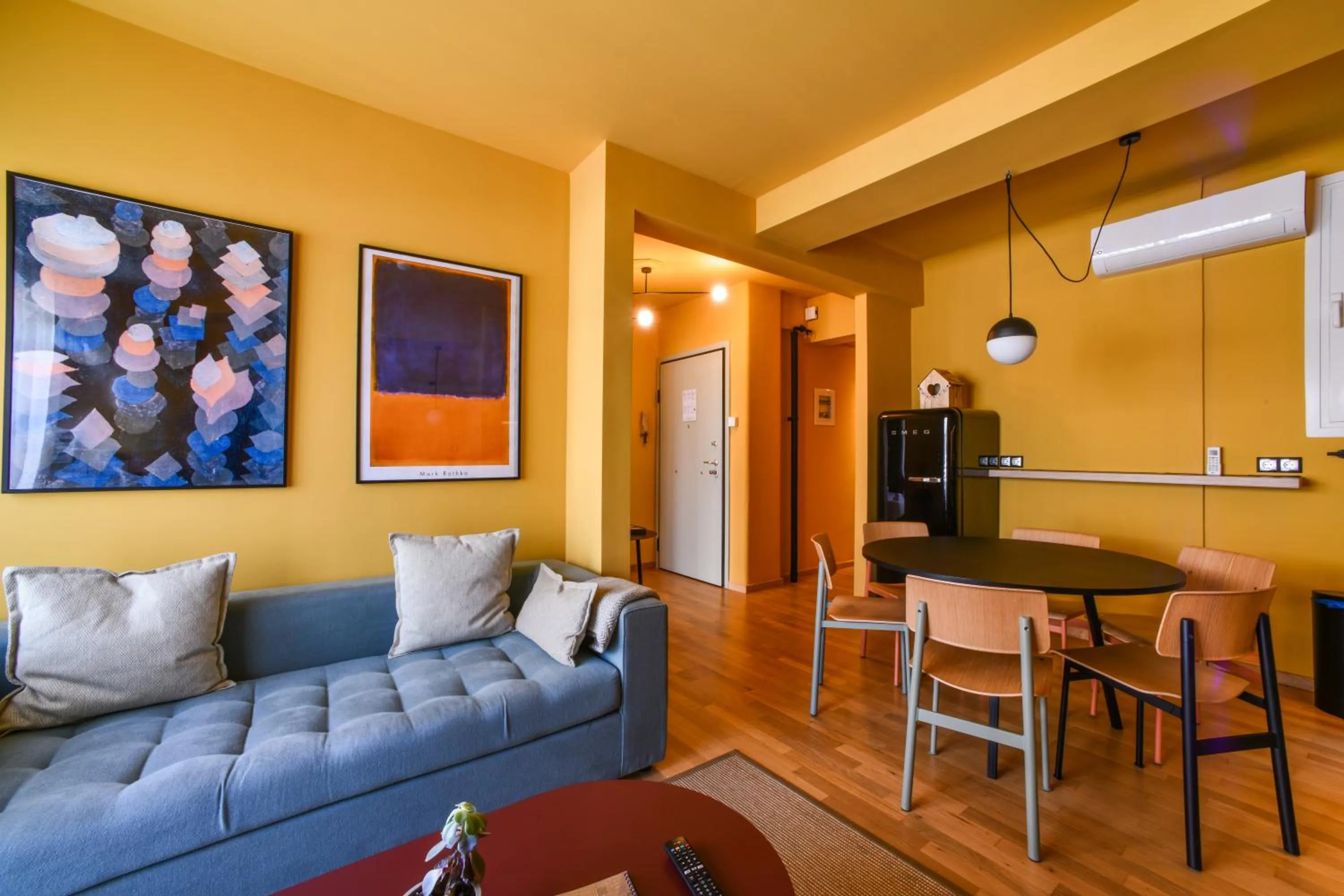 Living room in Kolonaki Boutique Apartments by Olala Homes