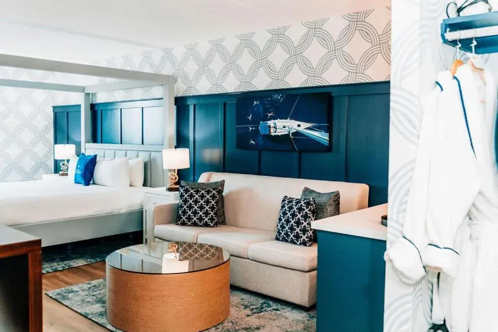 Junior Suite in Salem Waterfront Hotel & Suites Junior Suite in Salem Waterfront Hotel & Suites