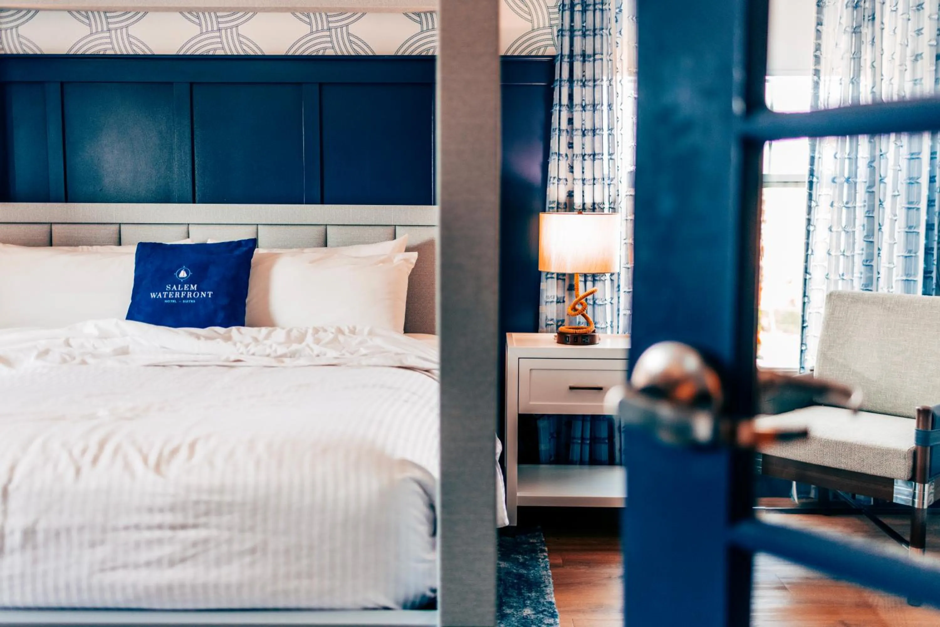 Bed in Salem Waterfront Hotel & Suites