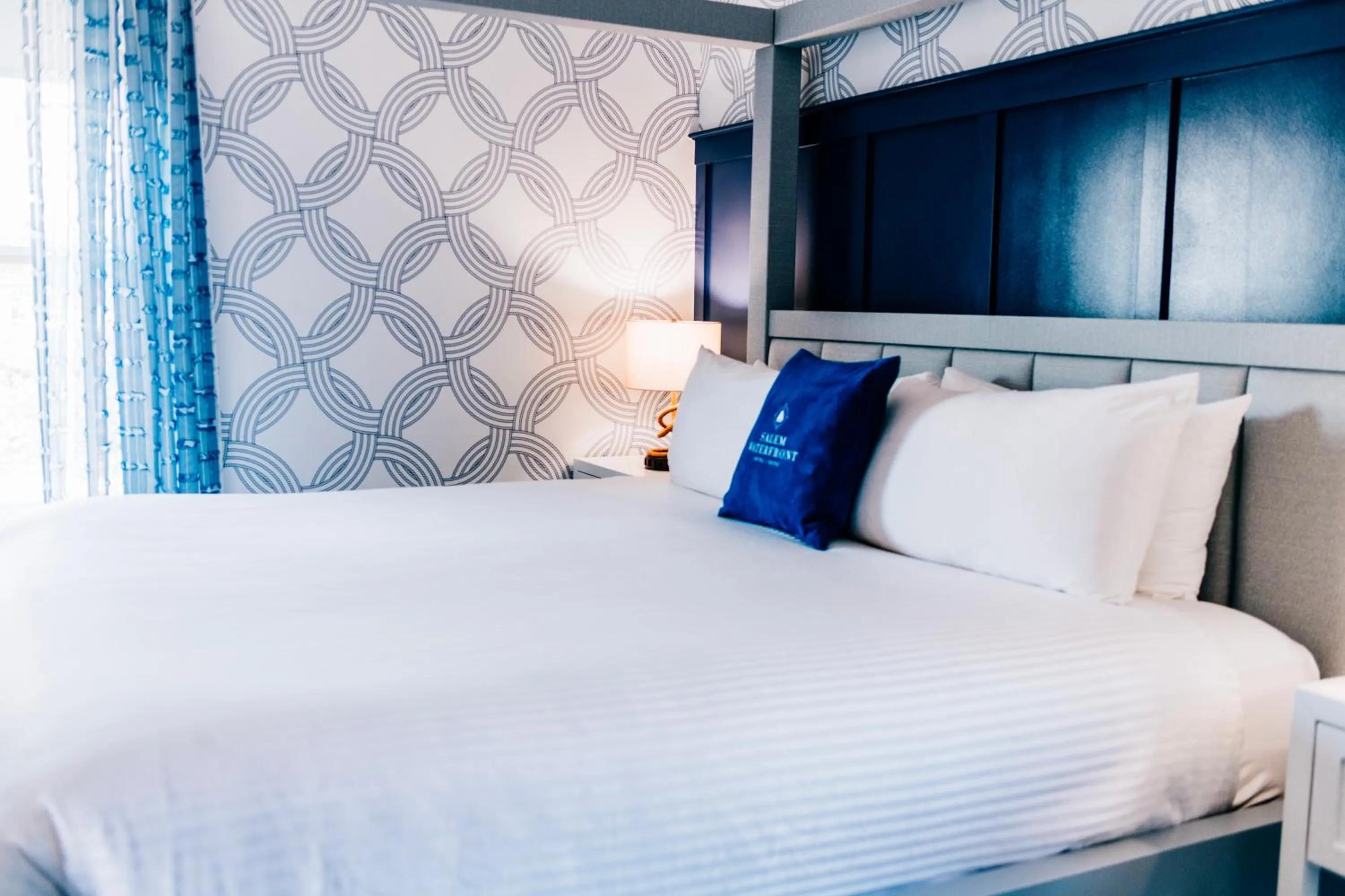 Bedroom, Bed in Salem Waterfront Hotel & Suites