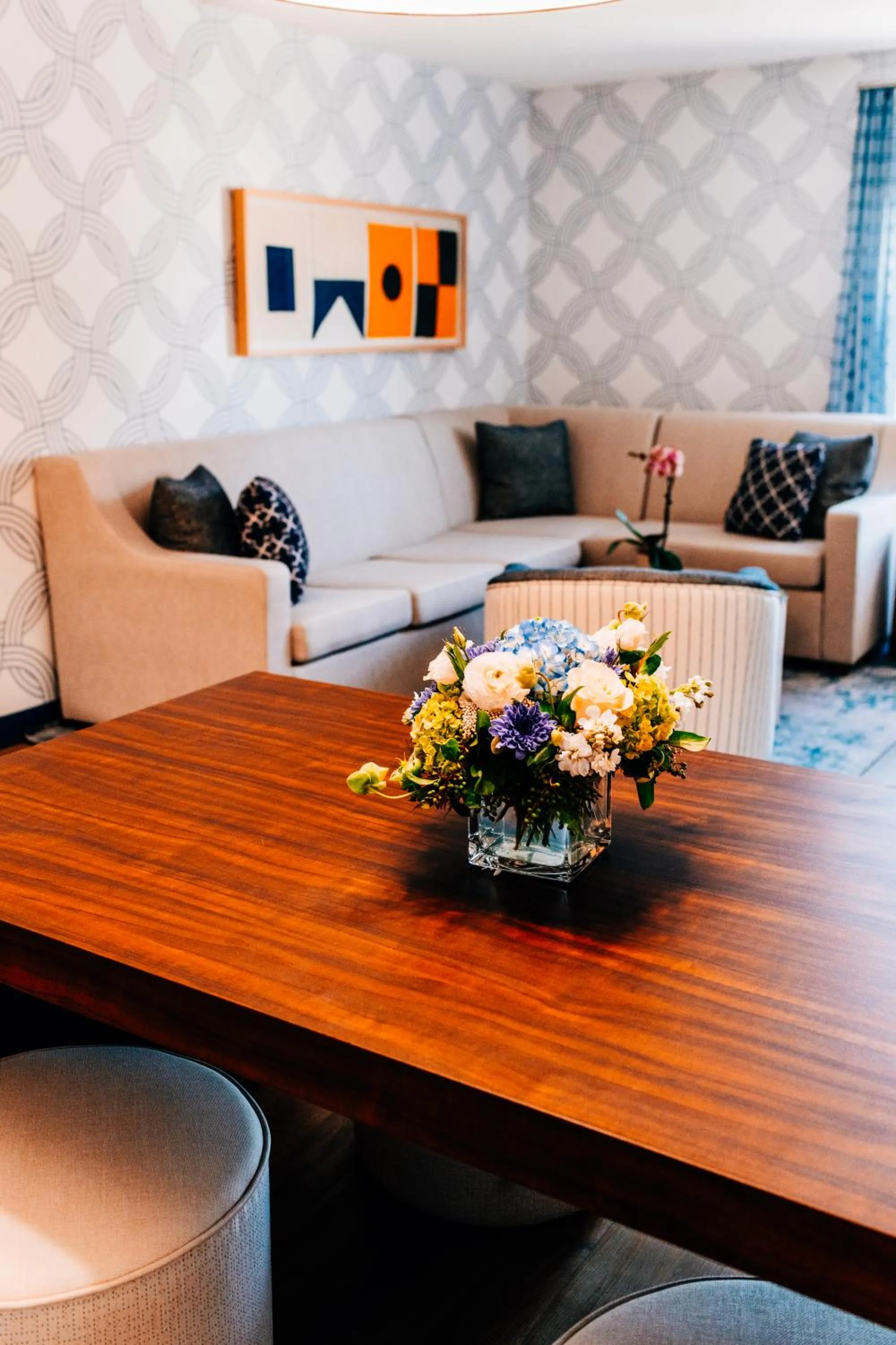 Seating area in Salem Waterfront Hotel & Suites