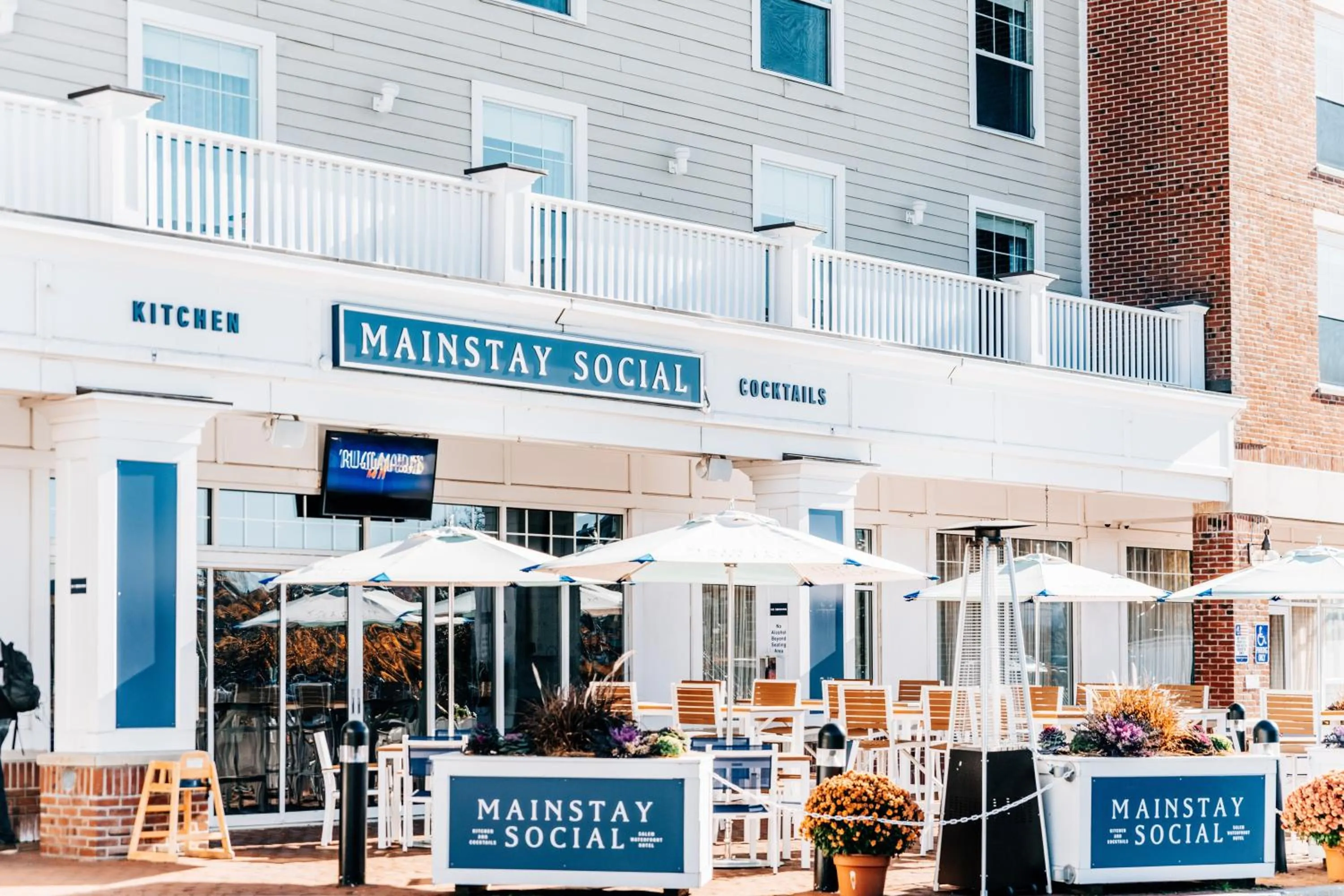 Lounge or bar in Salem Waterfront Hotel & Suites