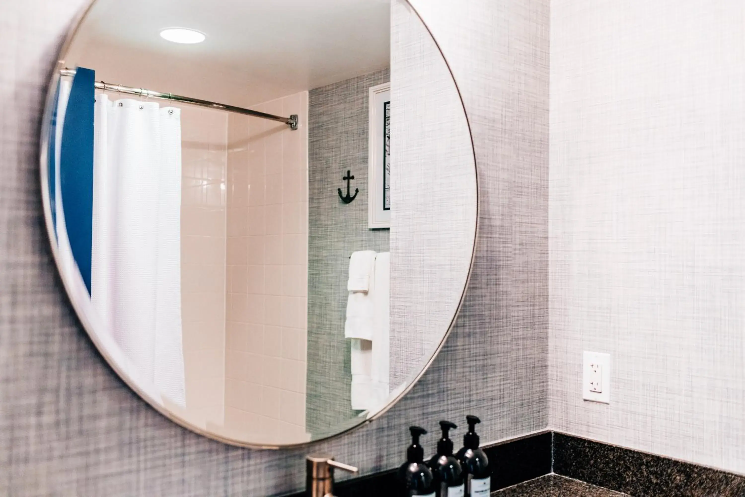 Deluxe King Room in Salem Waterfront Hotel & Suites Deluxe King Room in Salem Waterfront Hotel & Suites