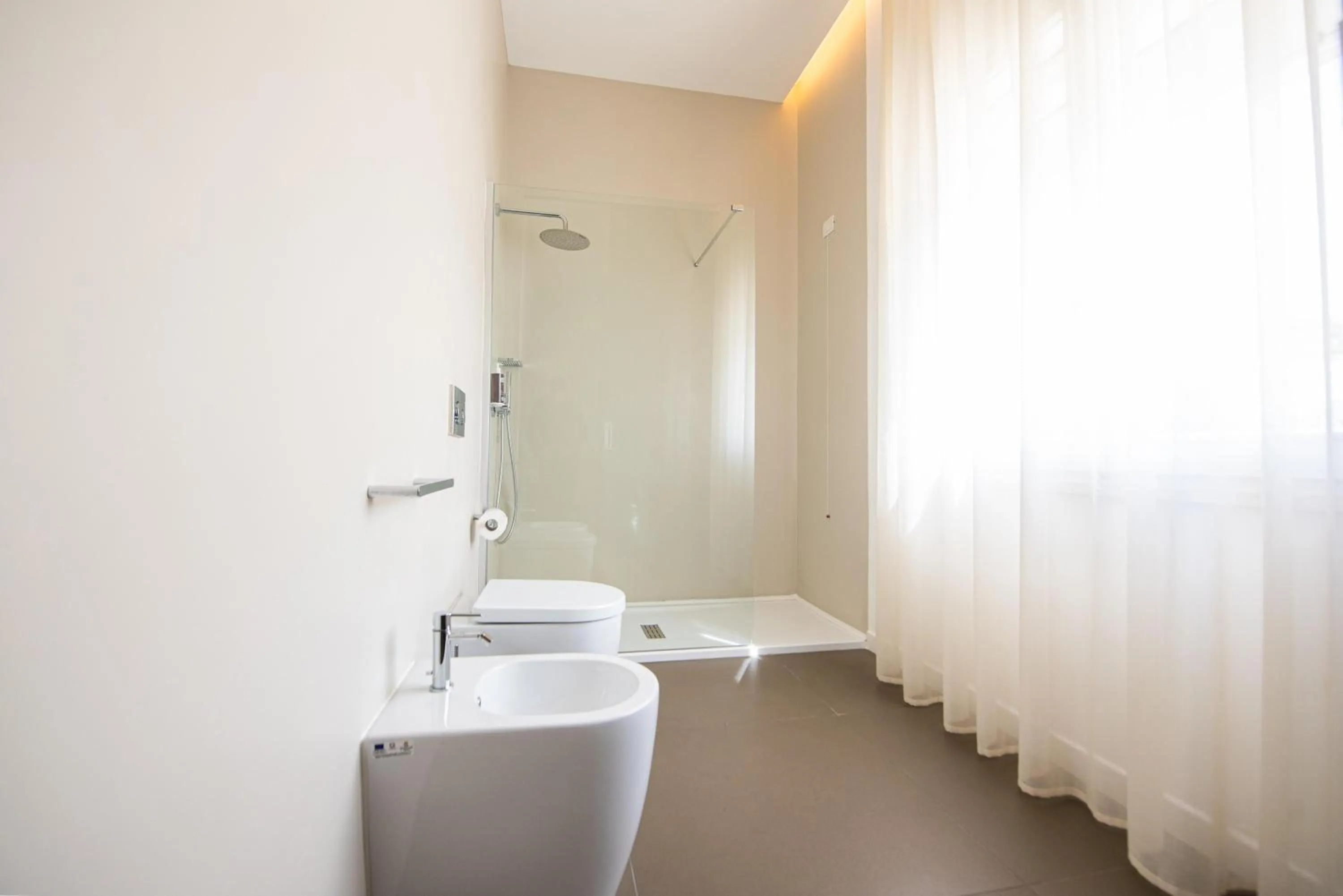 Shower in Grand Hotel Riviera - CDSHotels