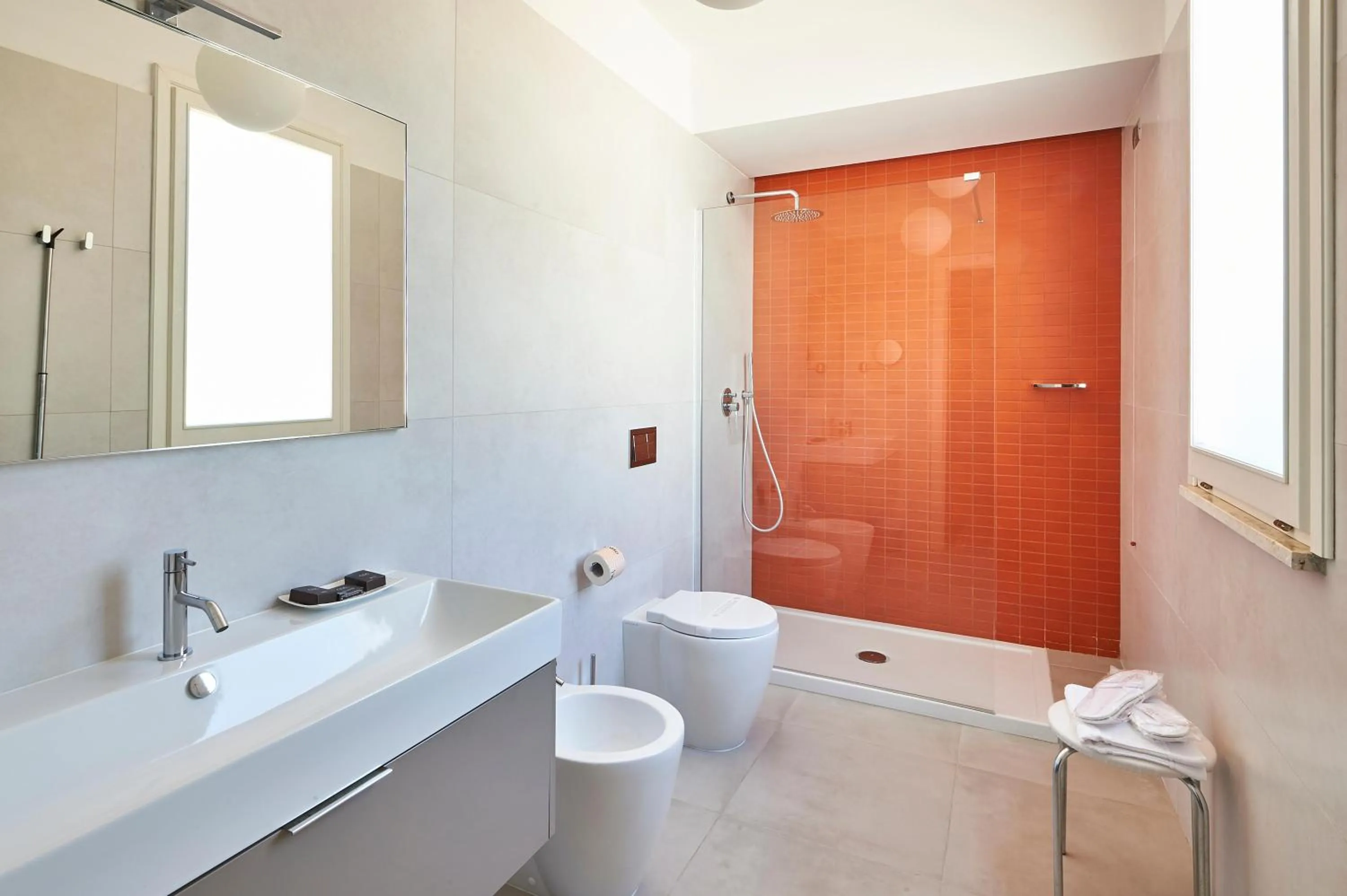 Shower in Grand Hotel Riviera - CDSHotels