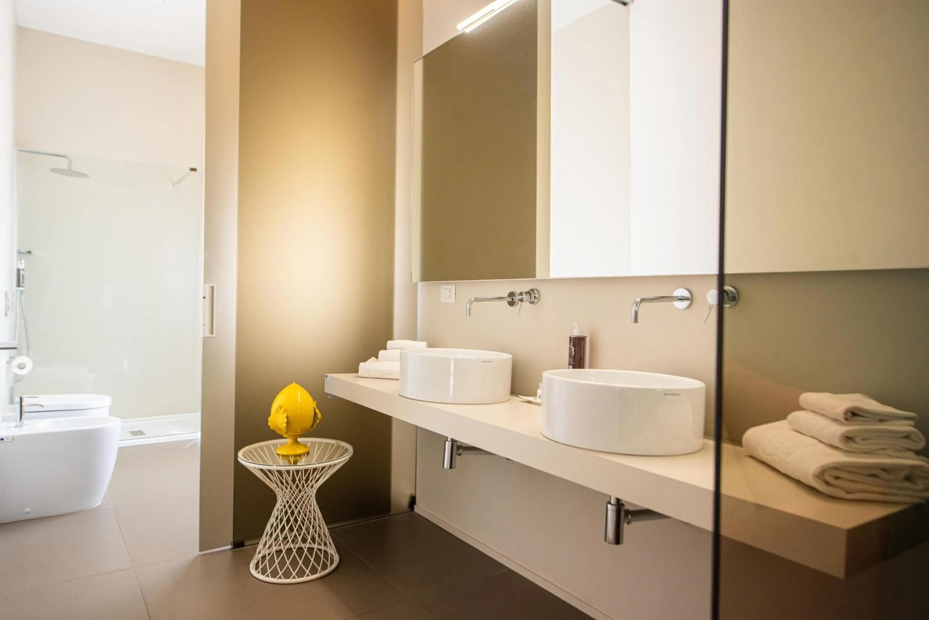 Shower in Grand Hotel Riviera - CDSHotels