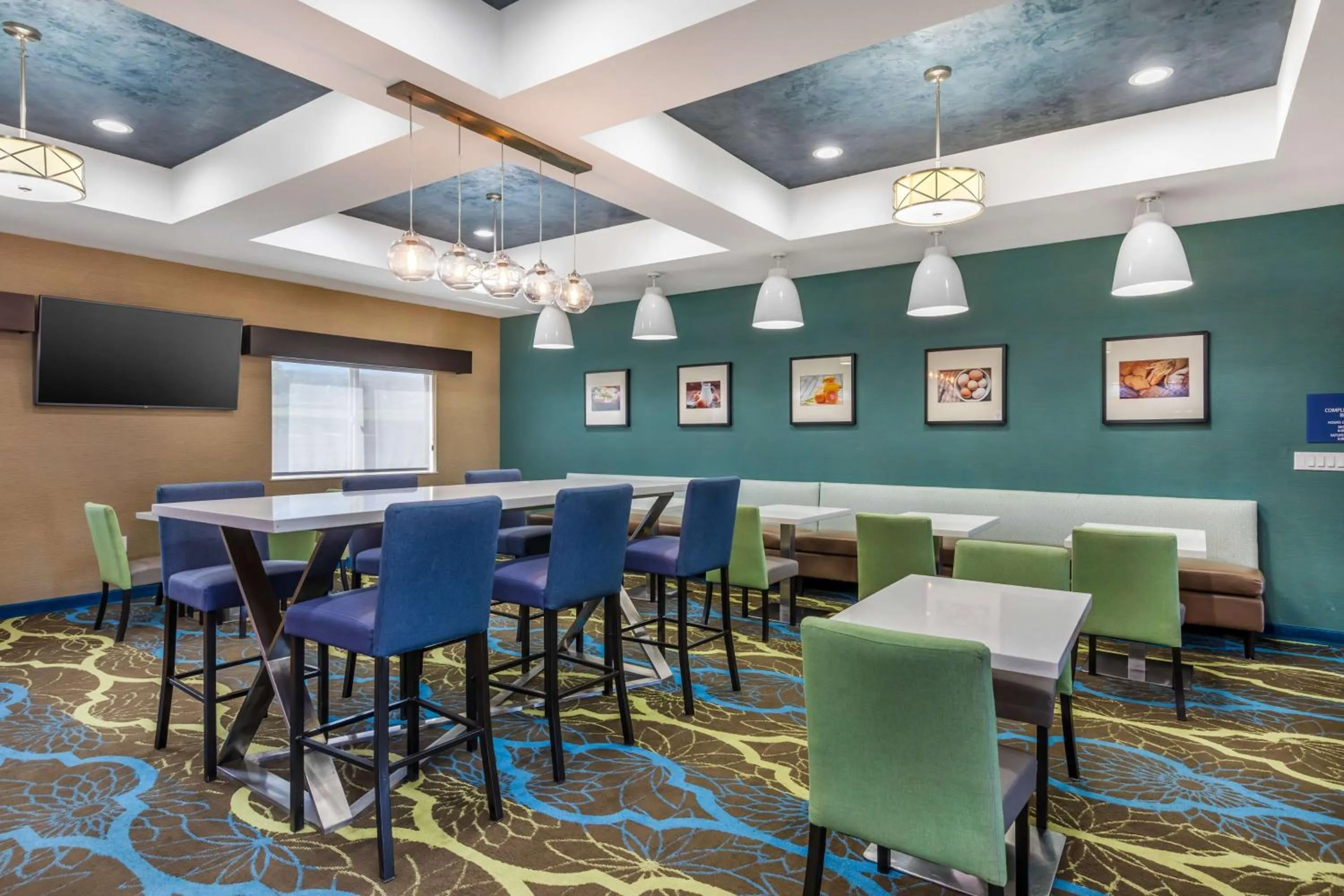 Breakfast in Best Western Plus Taft Inn