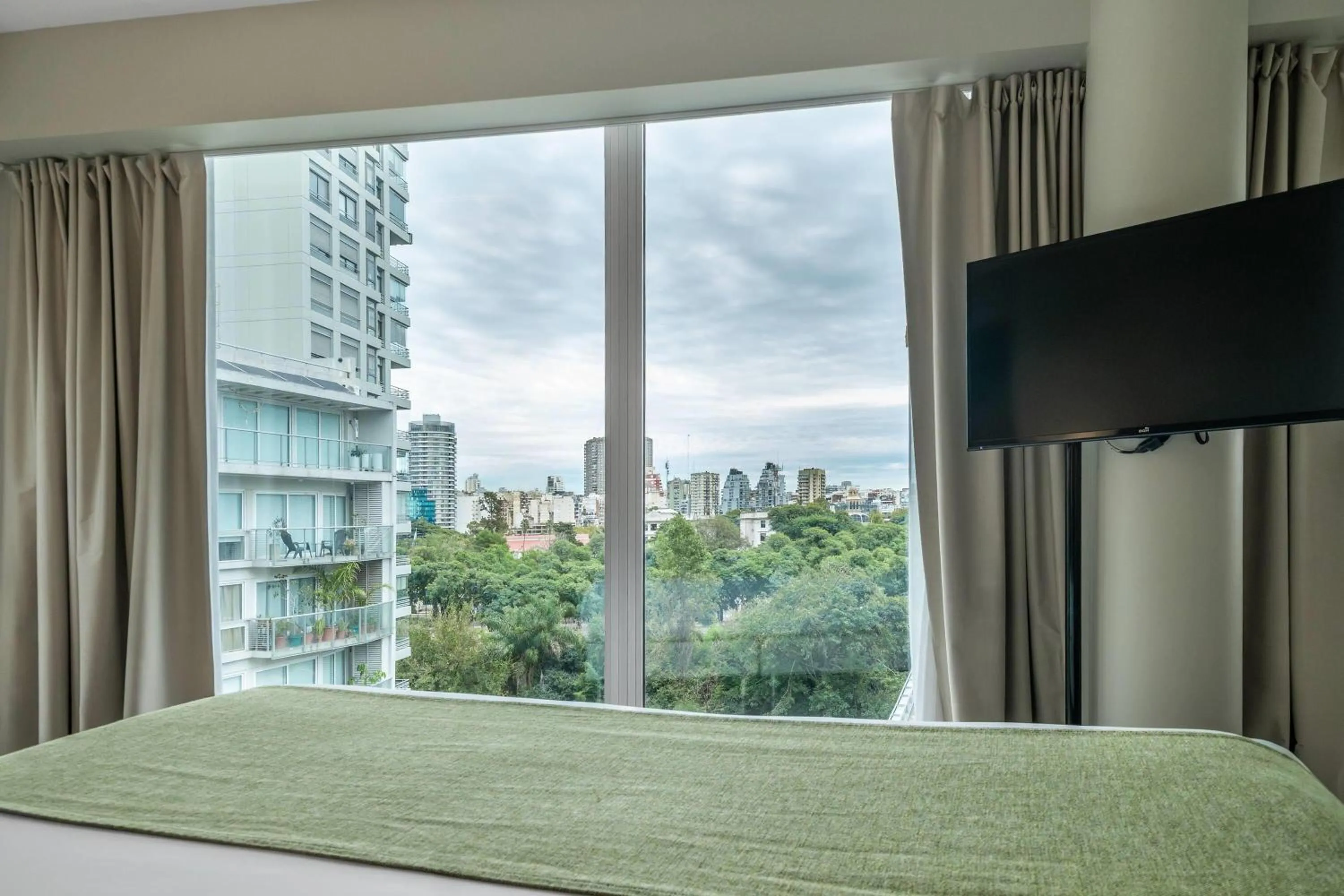 Photo of the whole room, Bed in Dazzler by Wyndham Polo