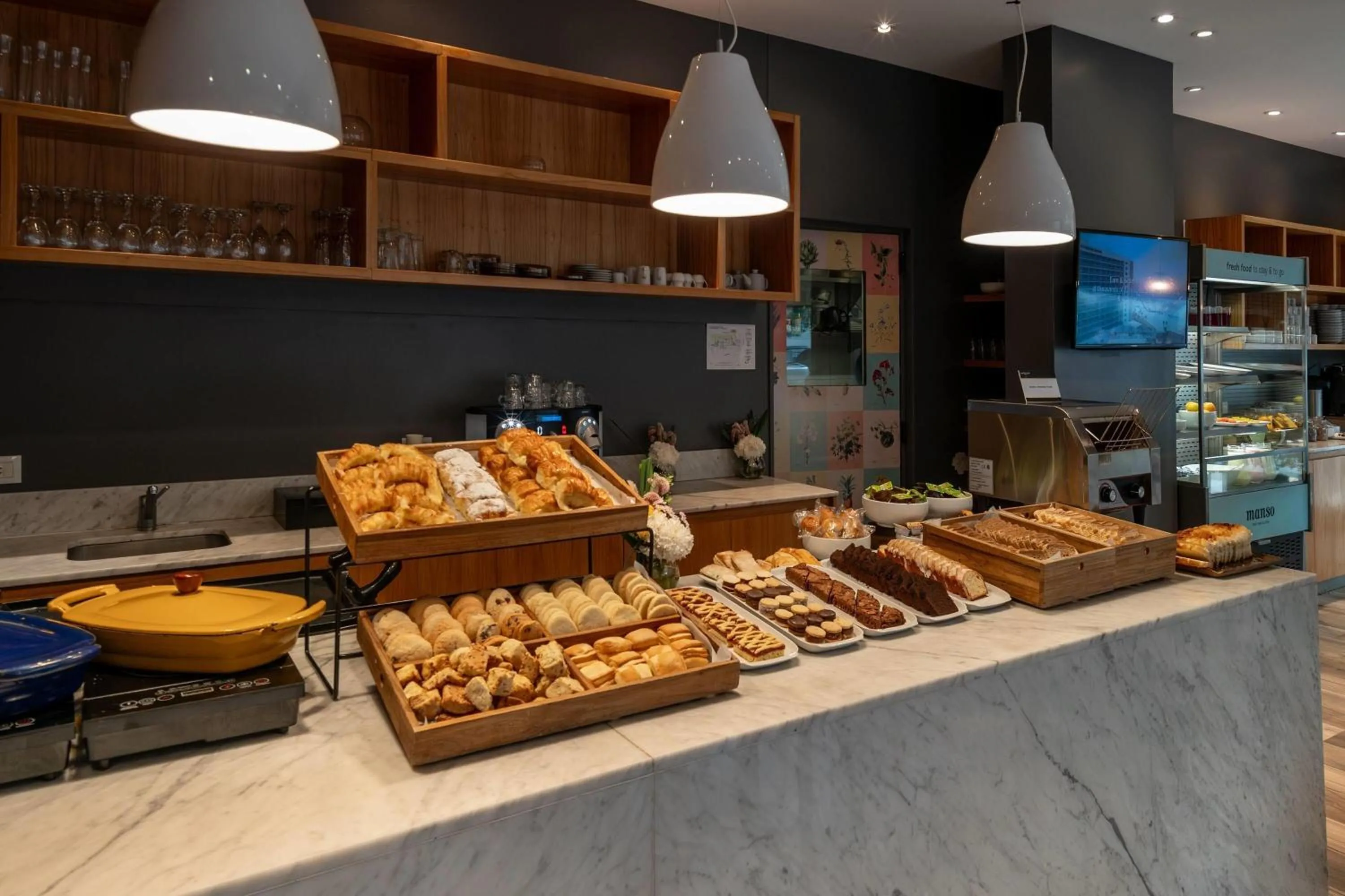 Restaurant/places to eat in Dazzler by Wyndham Polo