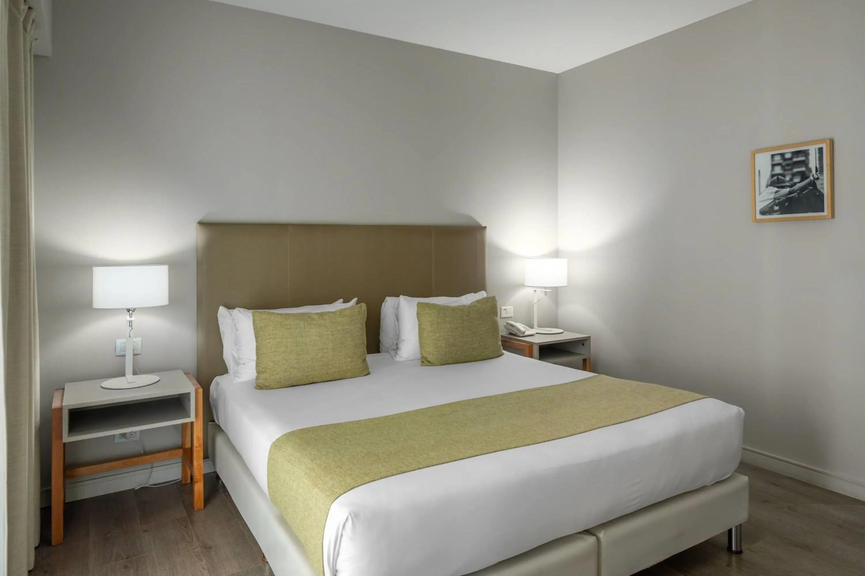 Photo of the whole room, Bed in Dazzler by Wyndham Polo