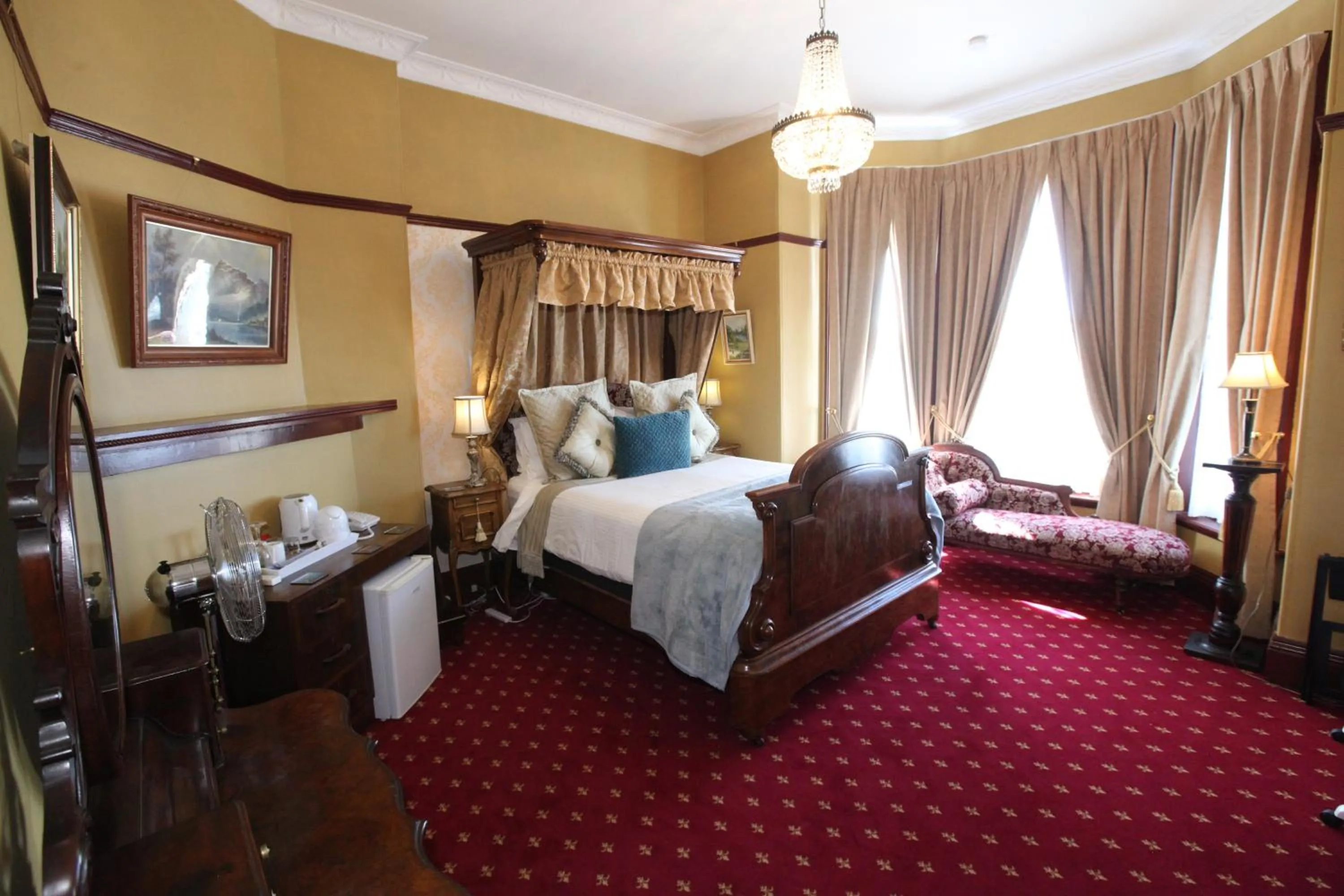 Bedroom, Bed in The Grand On Macfie