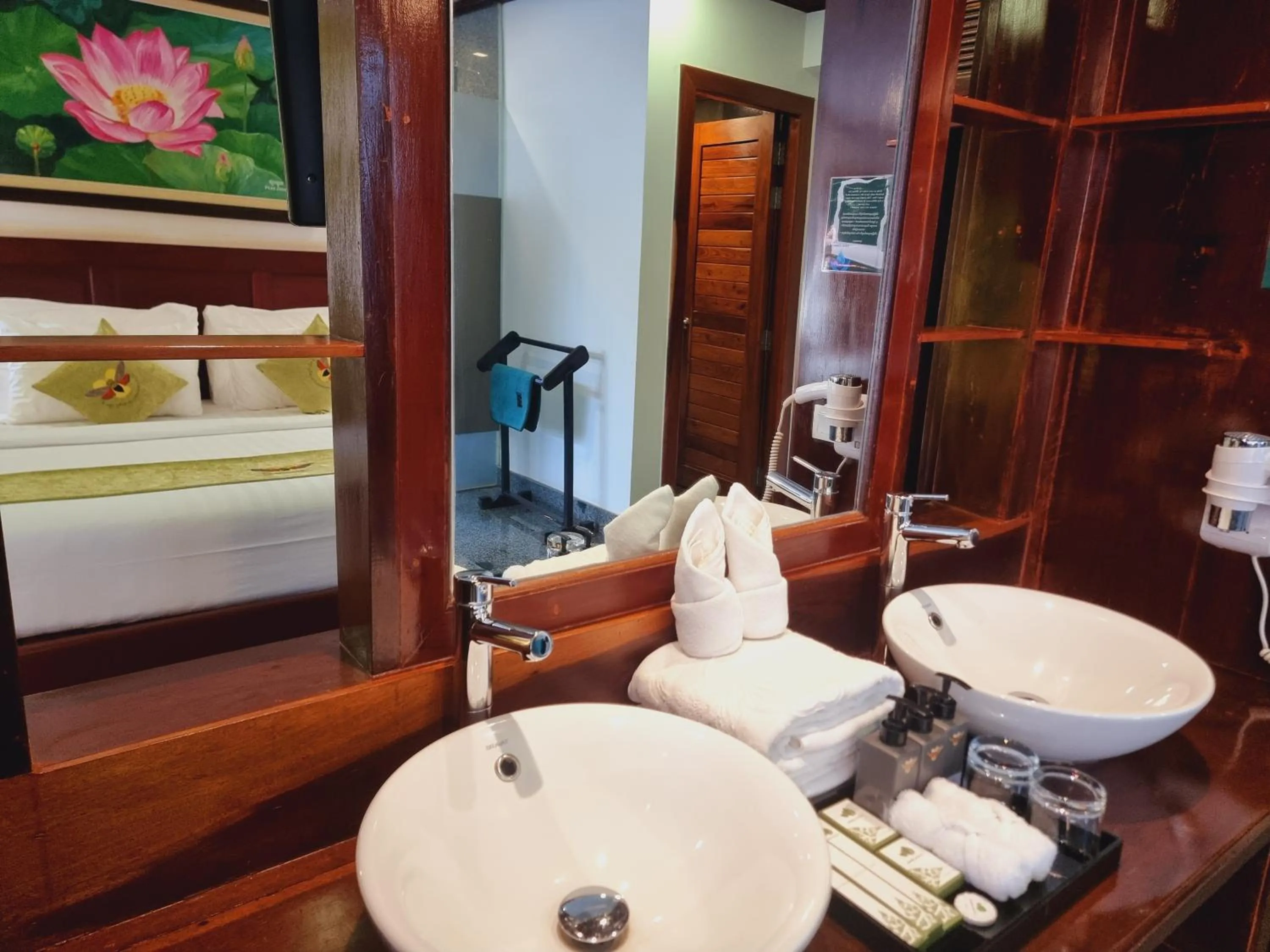 View (from property/room), Bed in Víd Angkor Boutique