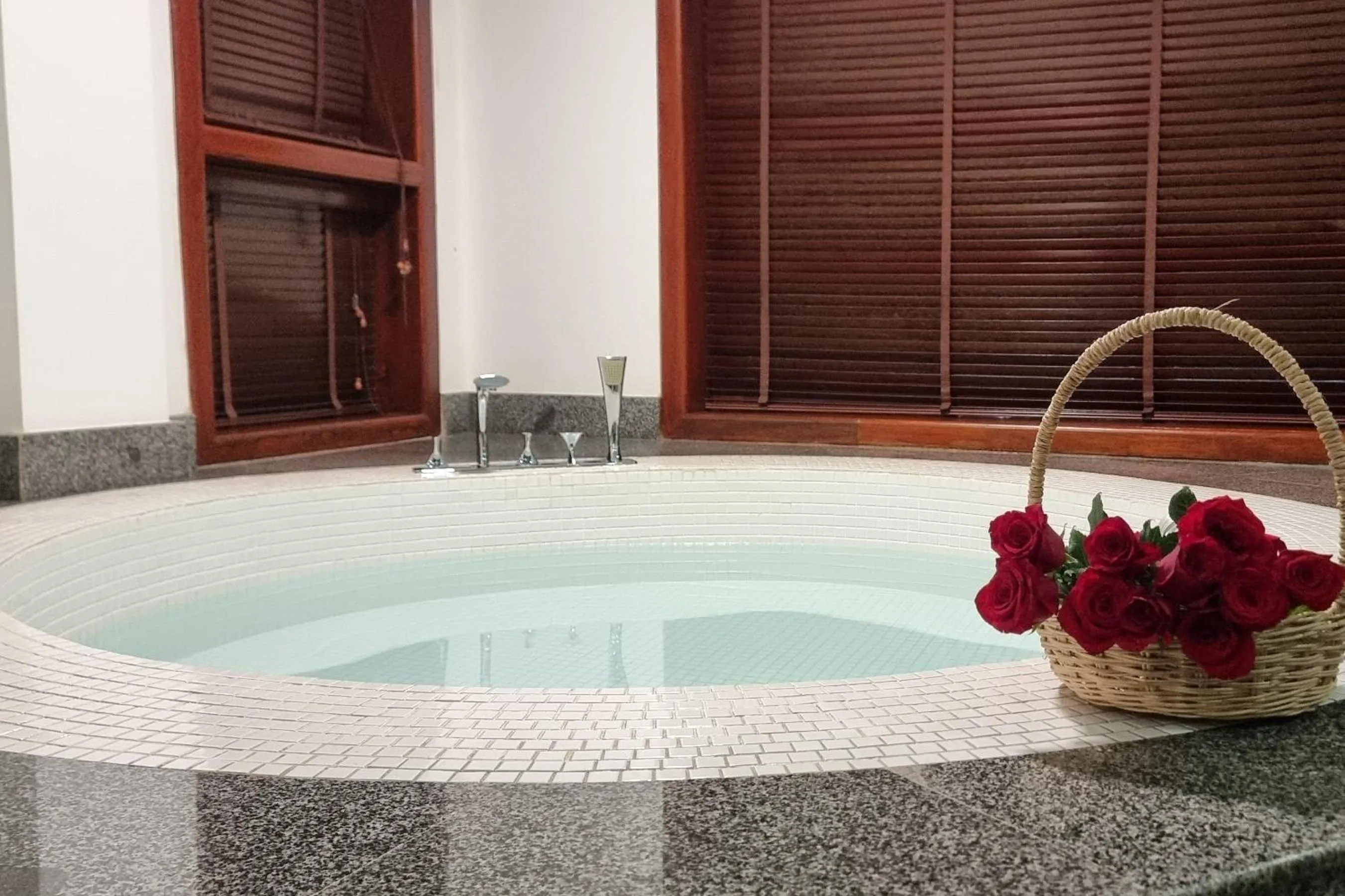 Hot Tub in Víd Angkor Boutique