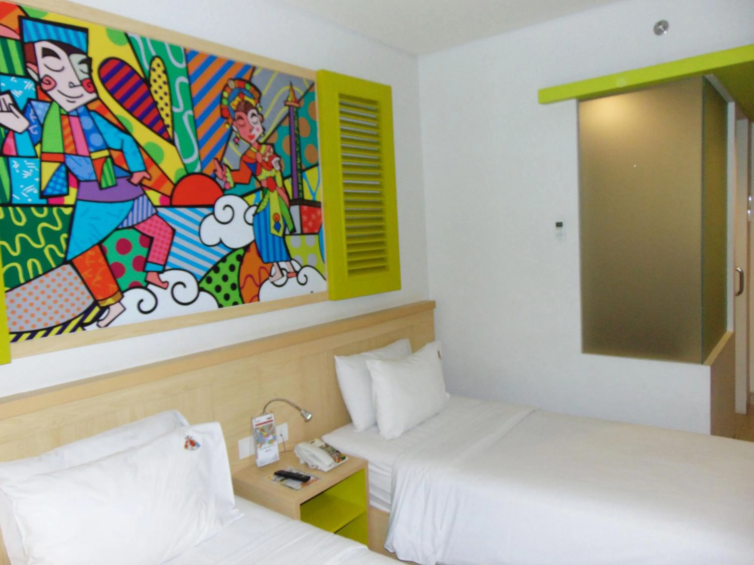Bedroom, Bed in MaxoneHotels at Kramat