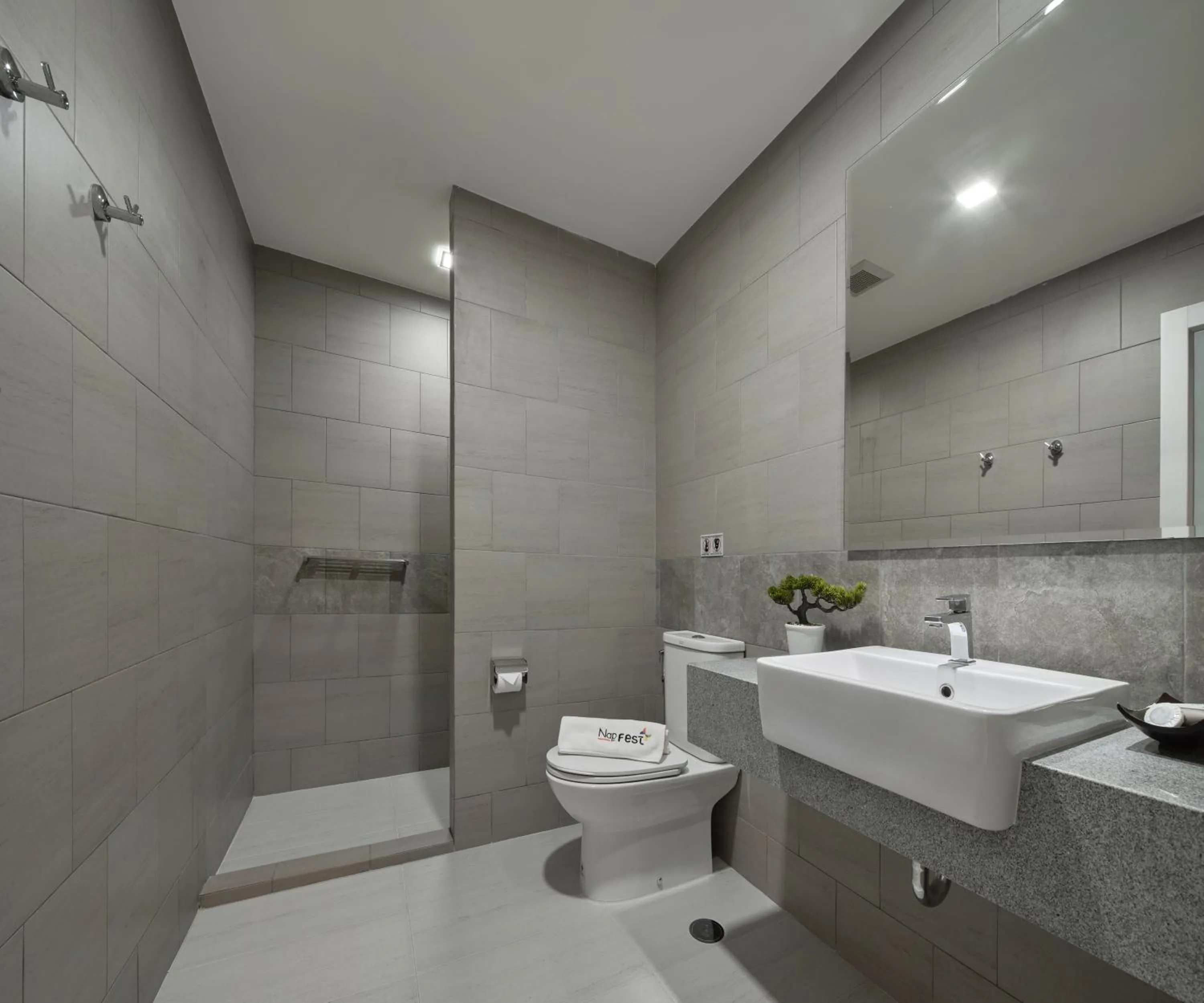 Shower in Nap In Fest