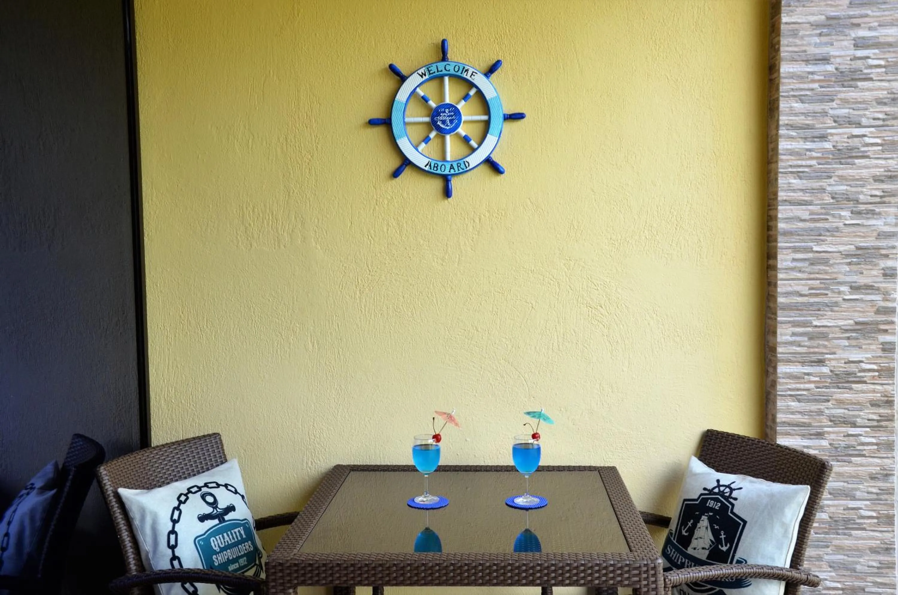 Seating area in Captain's Lodge and Bar