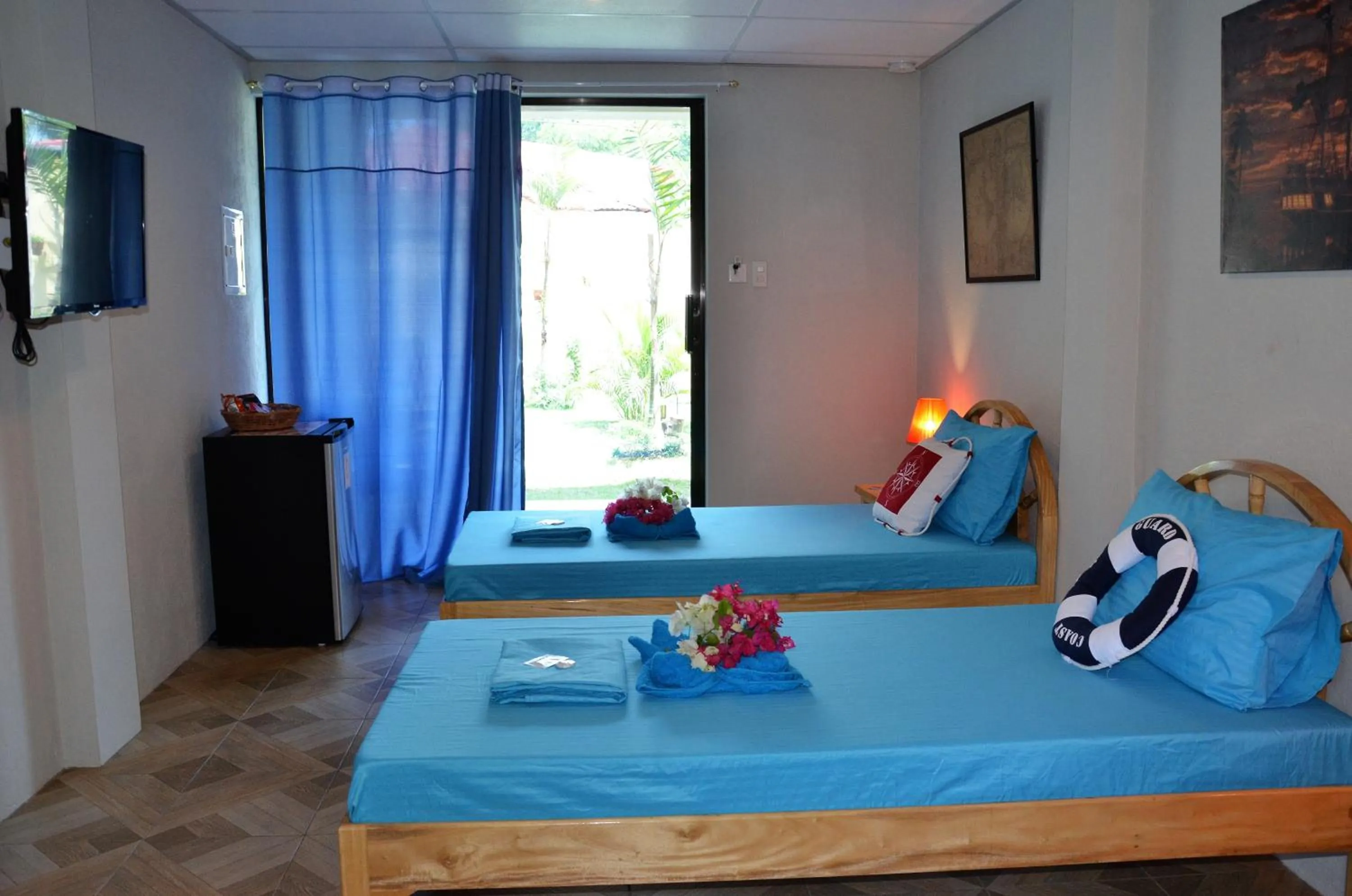 Bed in Captain's Lodge and Bar