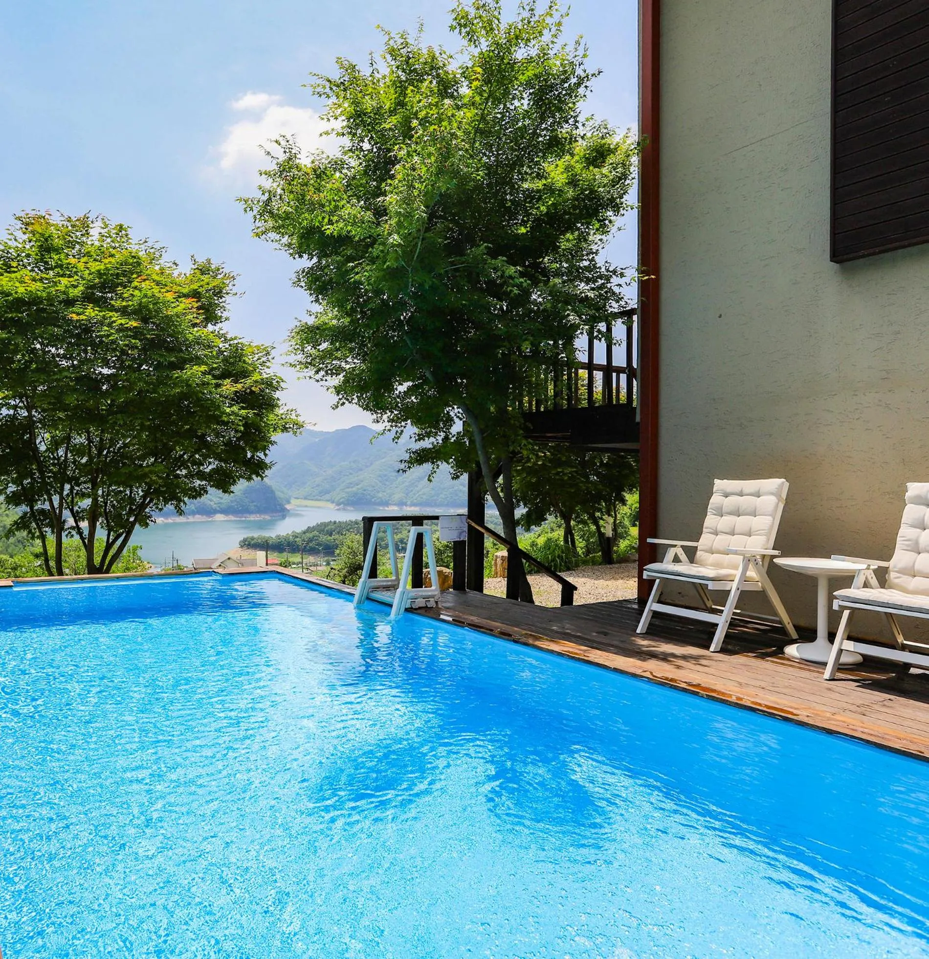 Swimming pool in Penatess Pool Villa