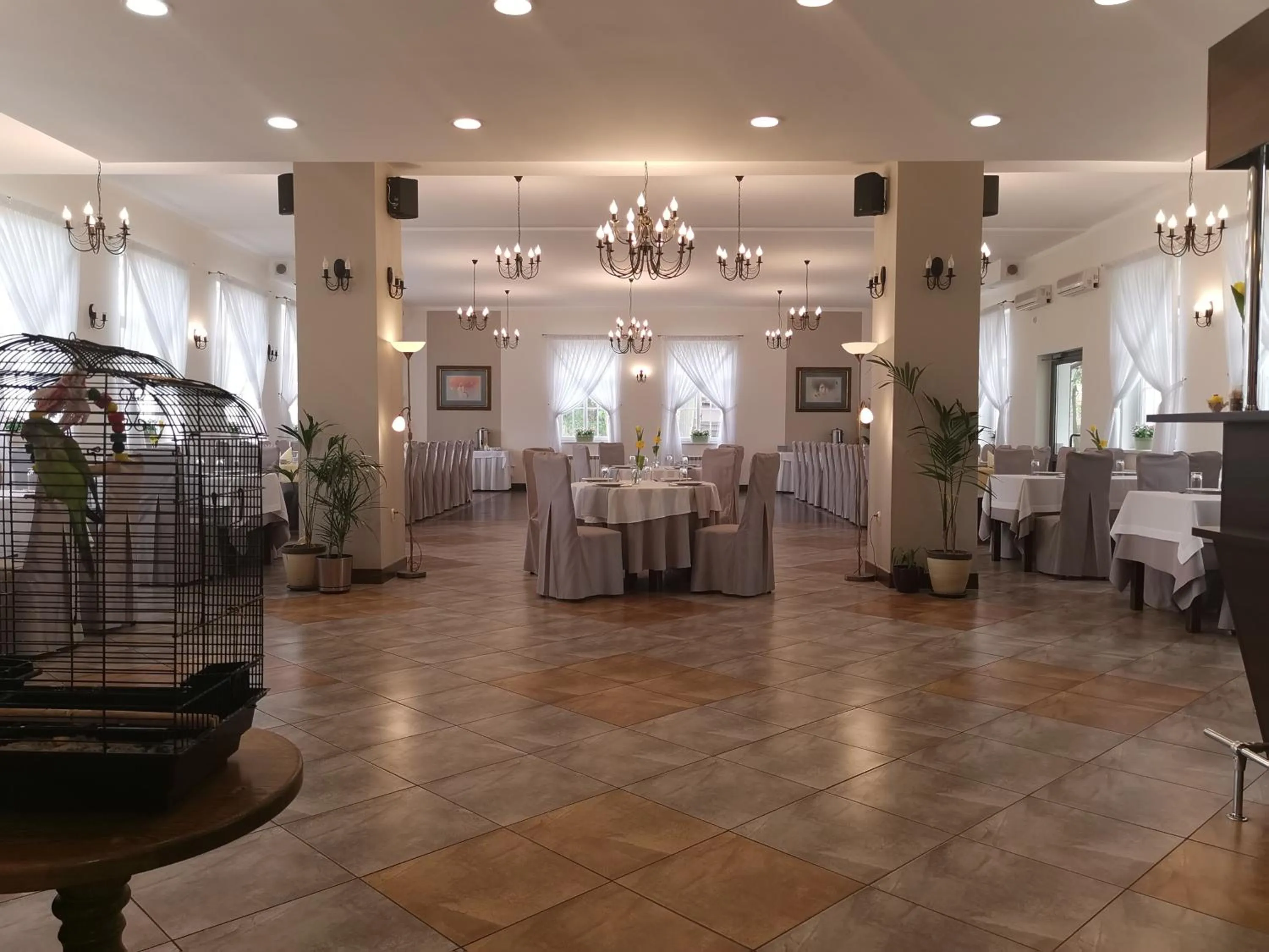 Restaurant/places to eat in Hotel Kakadu