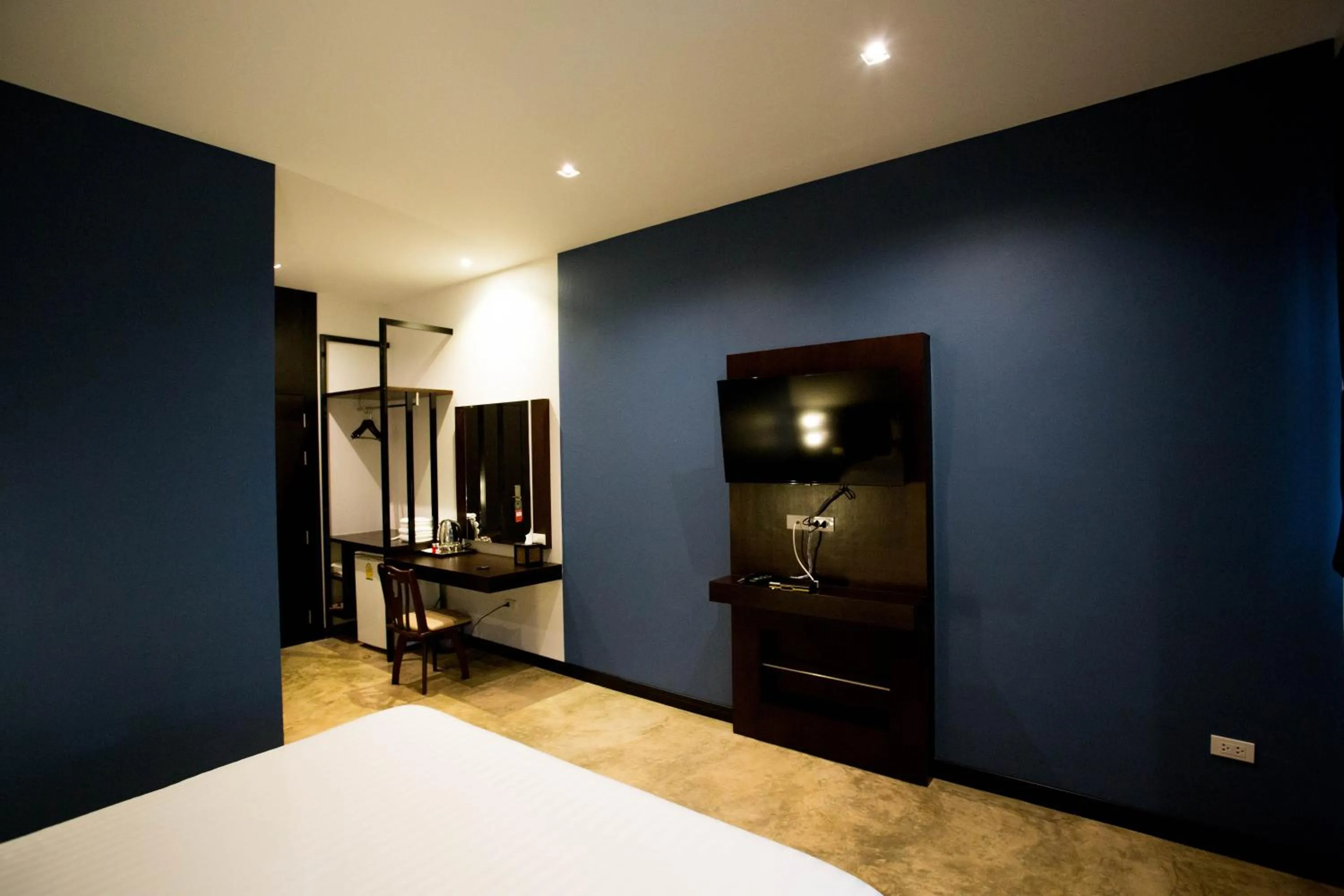 Communal lounge/ TV room, Bed in Aziss Boutique Hotel - SHA Plus