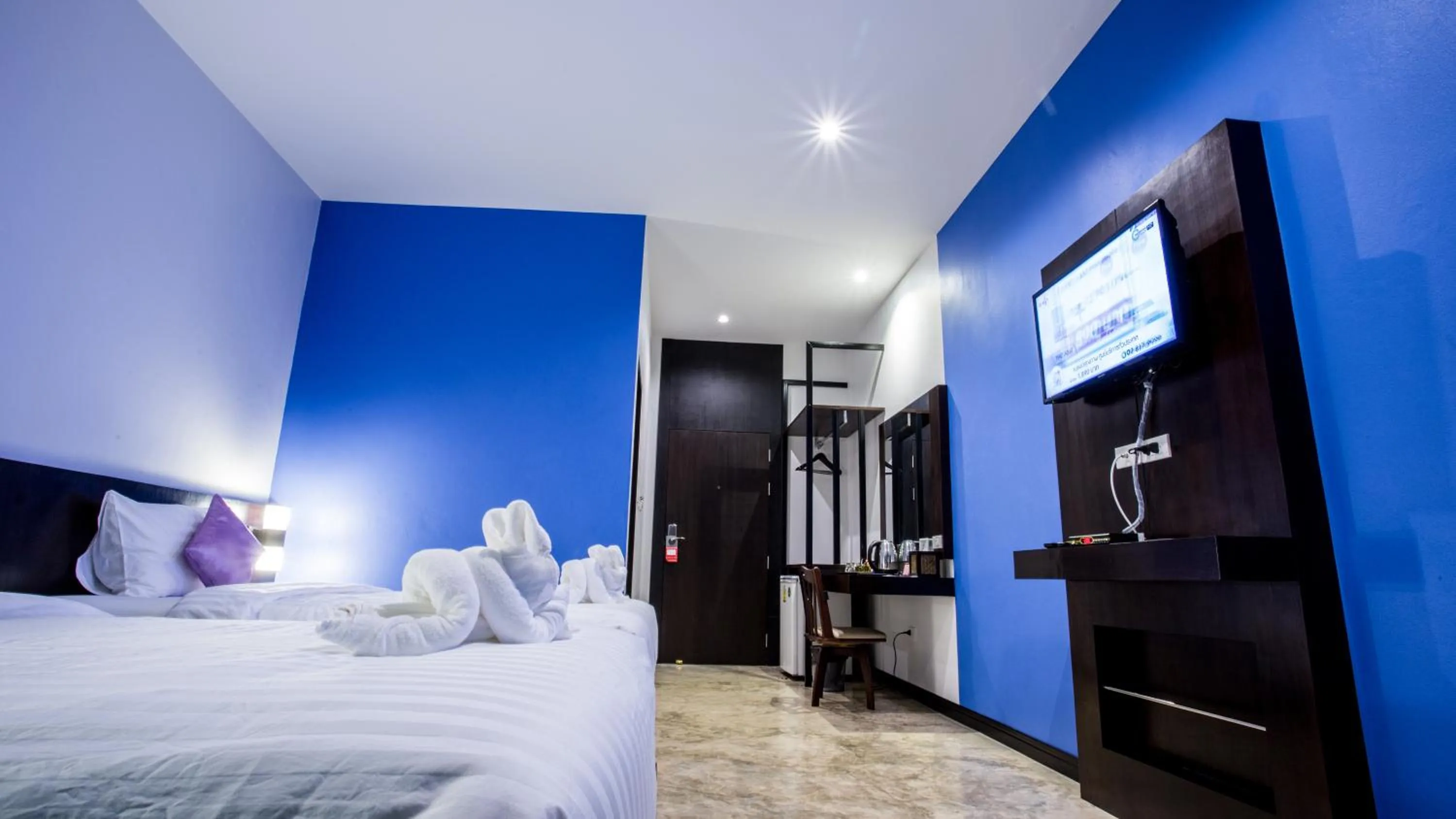 Property building, Bed in Aziss Boutique Hotel - SHA Plus