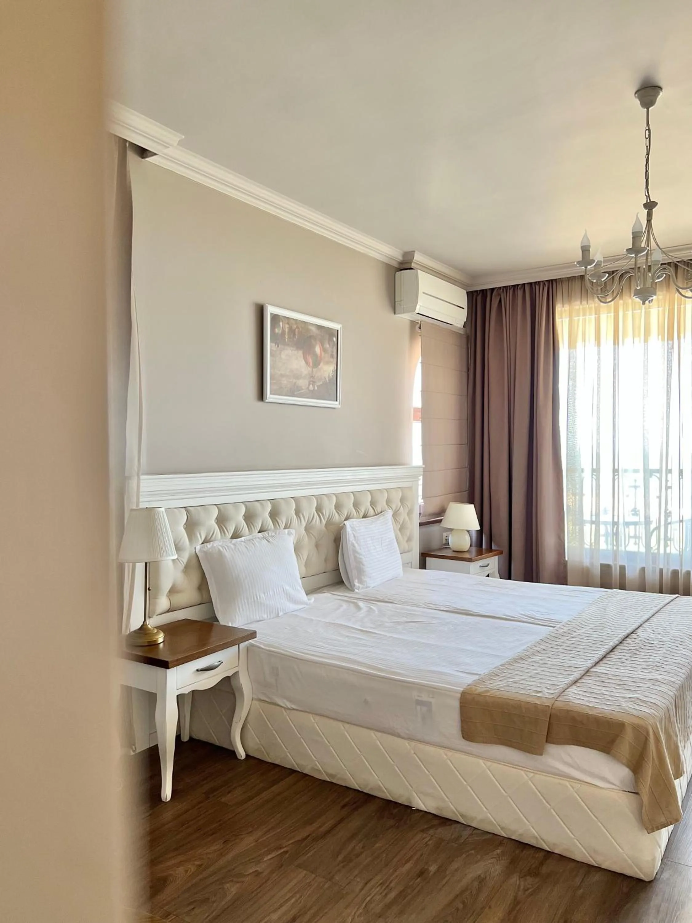 Bed in Sunny Castle Hotel - All Inclusive, Beach and Free parking