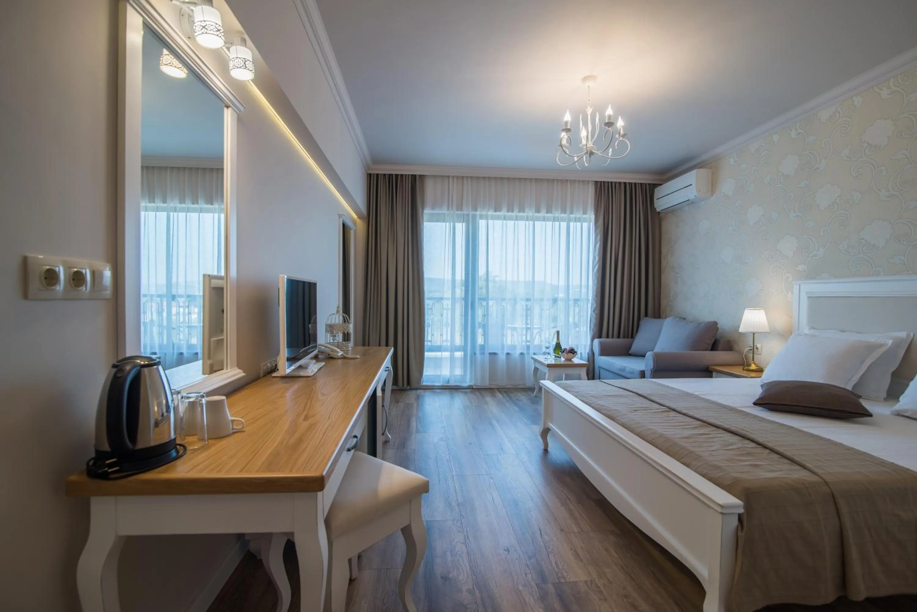 Bed in Sunny Castle Hotel - All Inclusive, Beach and Free parking