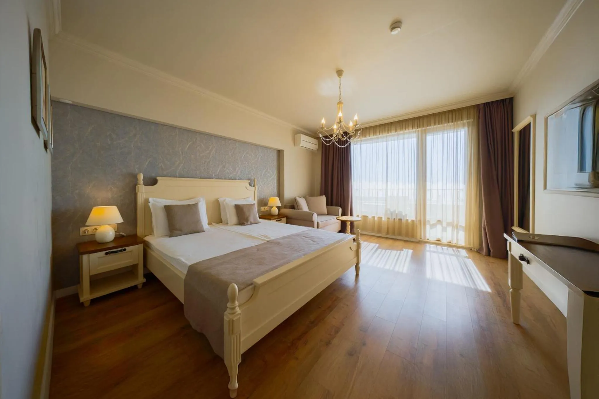 Bed in Sunny Castle Hotel - All Inclusive, Beach and Free parking