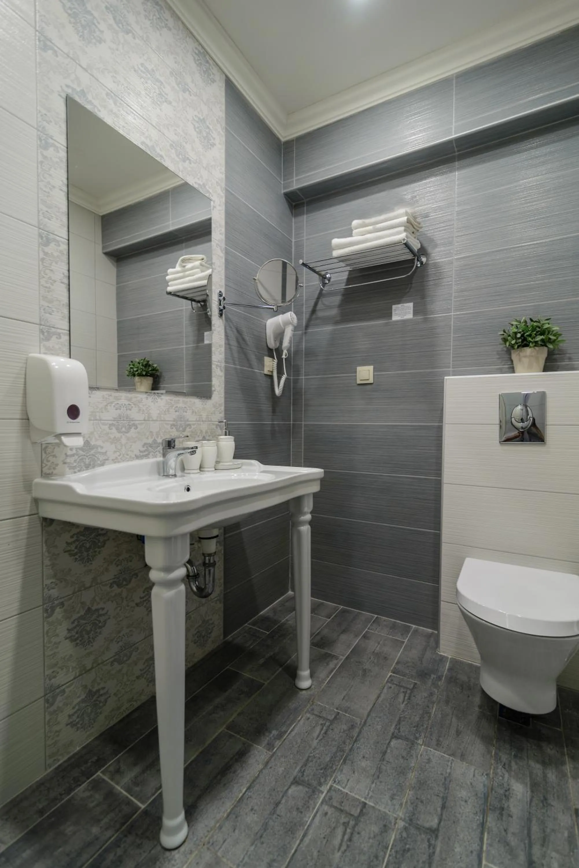 Bathroom in Sunny Castle Hotel - All Inclusive, Beach and Free parking