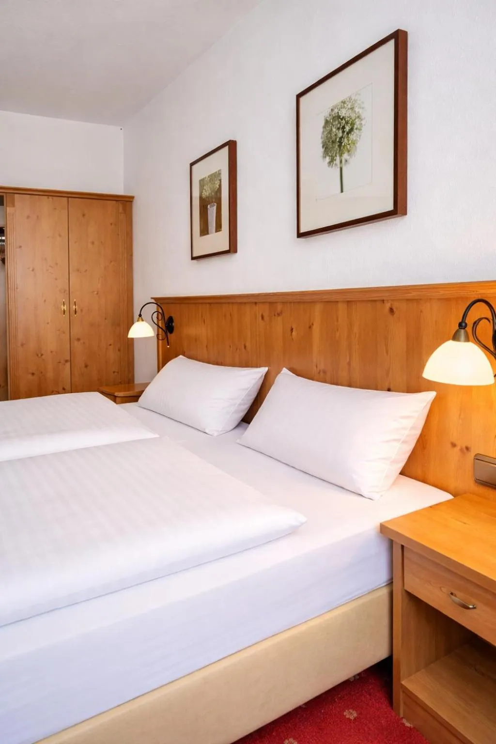 Property building, Bed in Gasthof Klement
