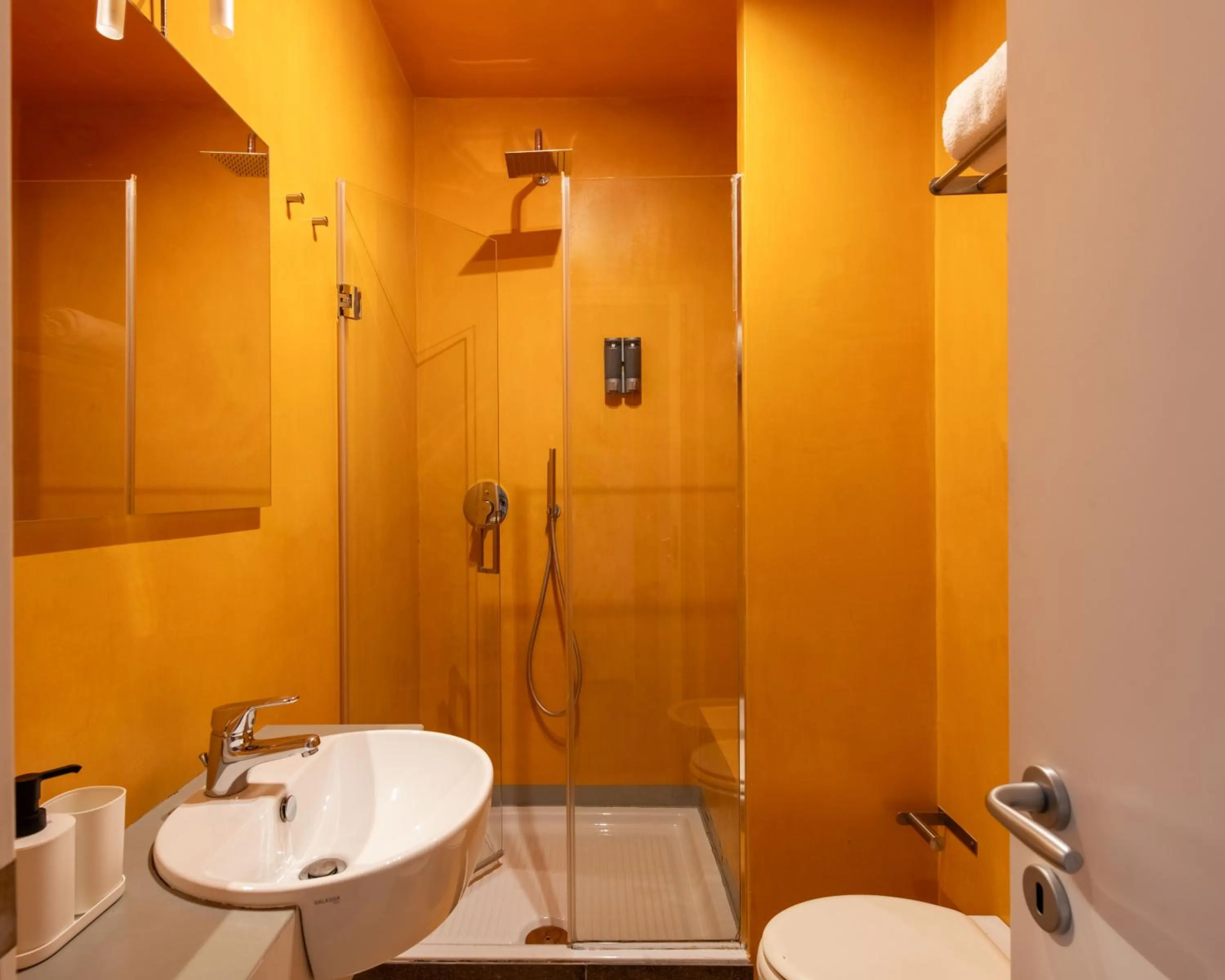 Shower in Pretoria Rooms