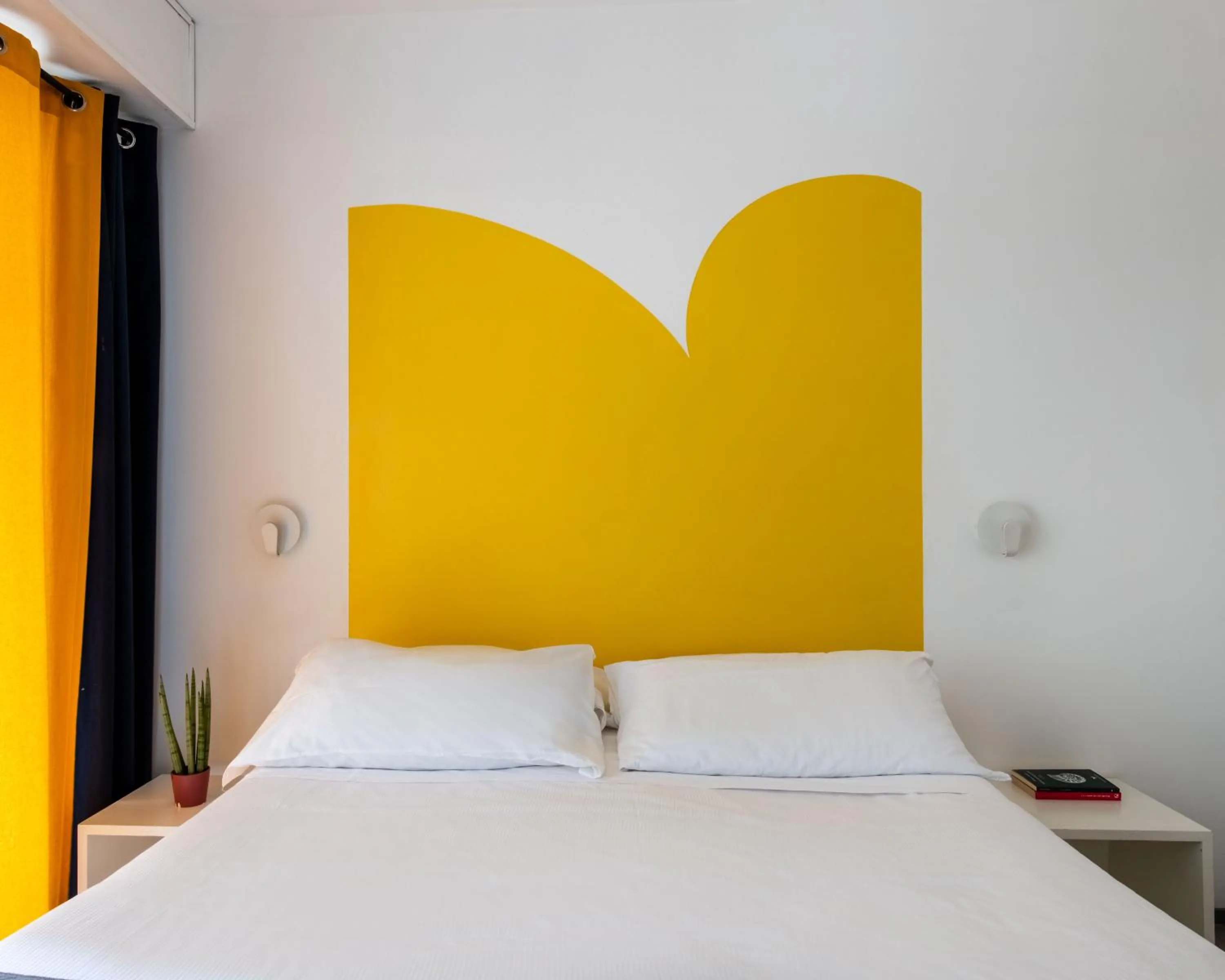 Bed in Pretoria Rooms