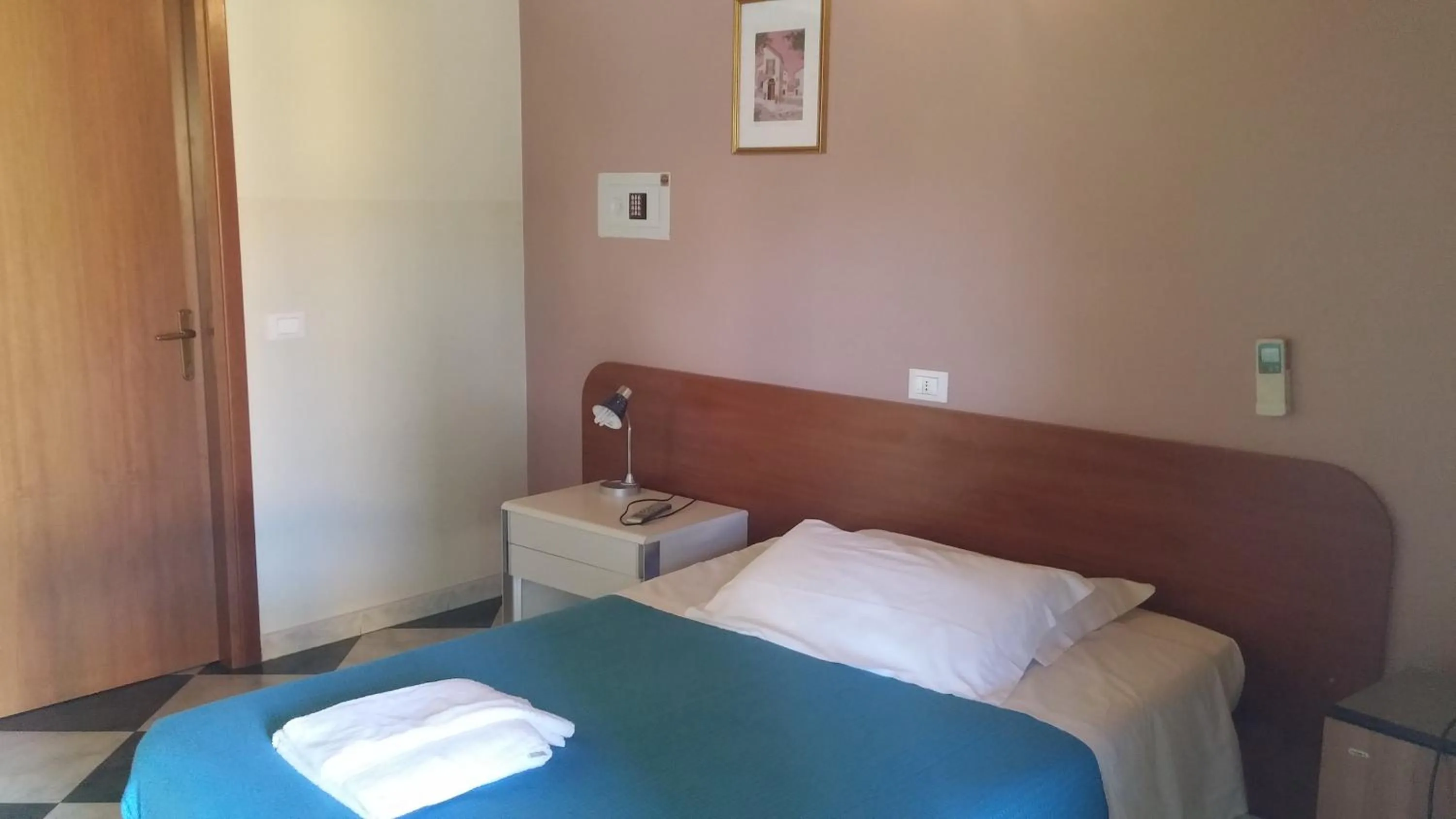 Photo of the whole room, Bed in Albergo Dell'angelo