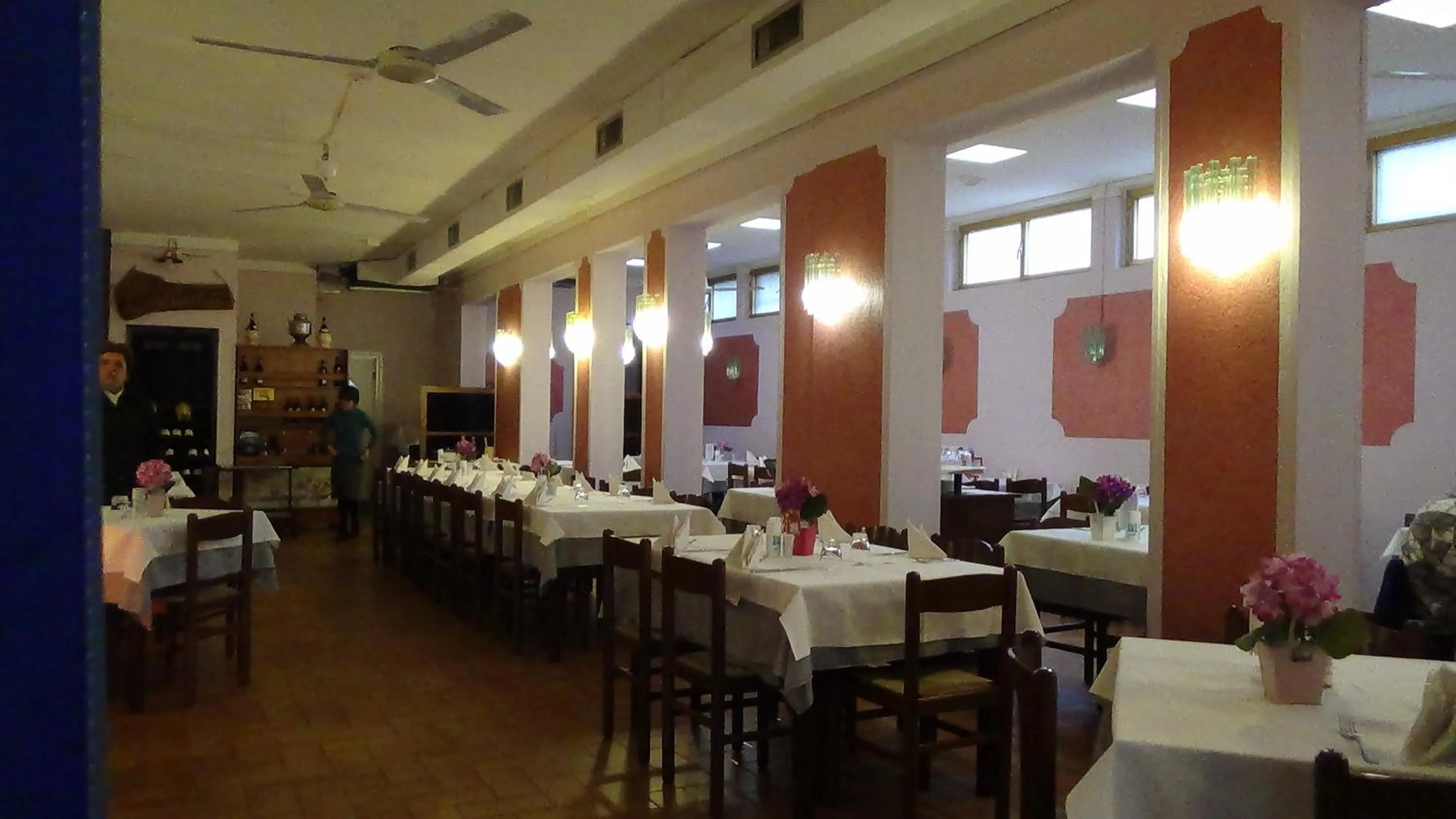 Restaurant/places to eat in Albergo Dell'angelo