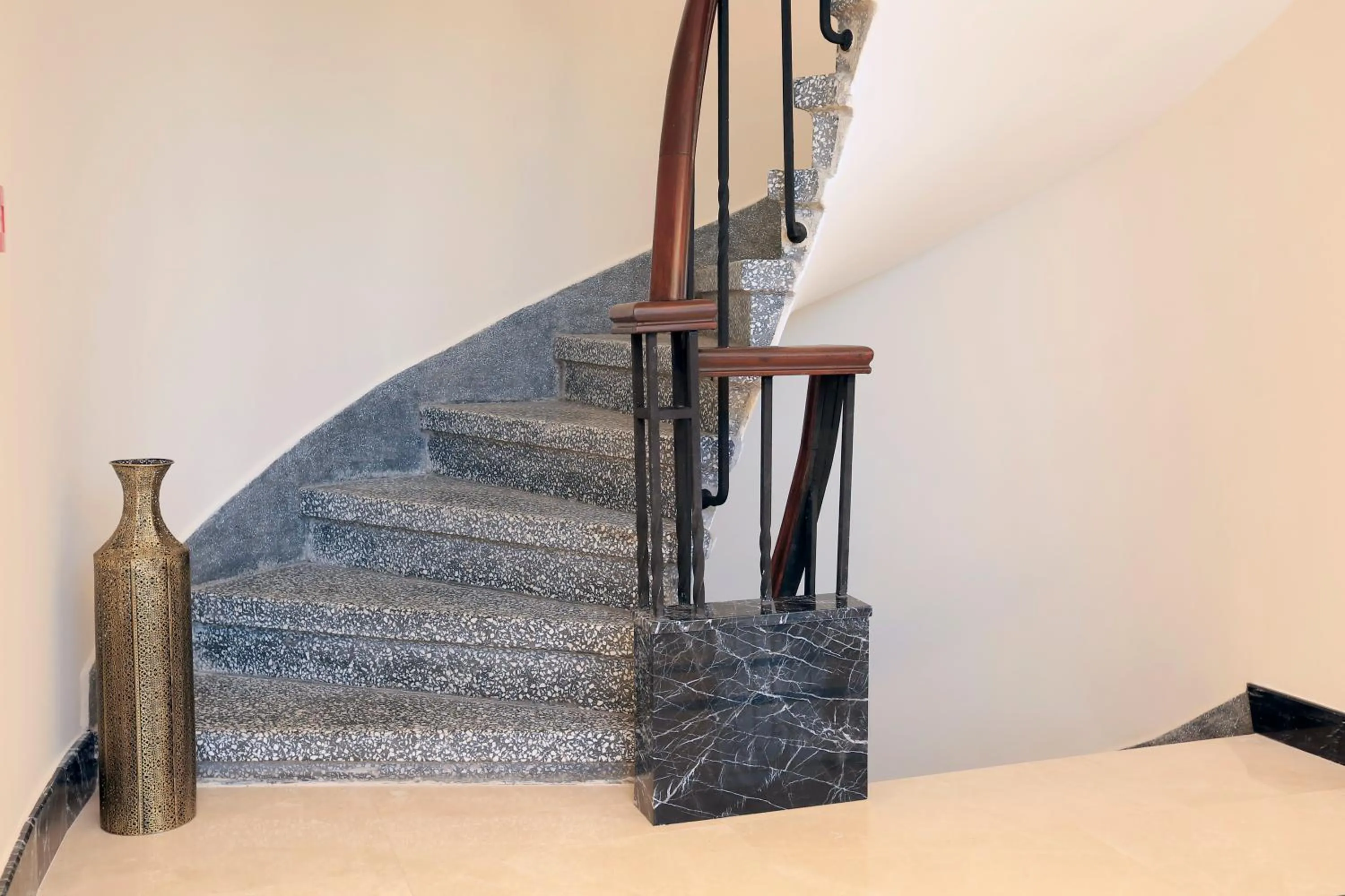 Property building in Art Nouveau Pera