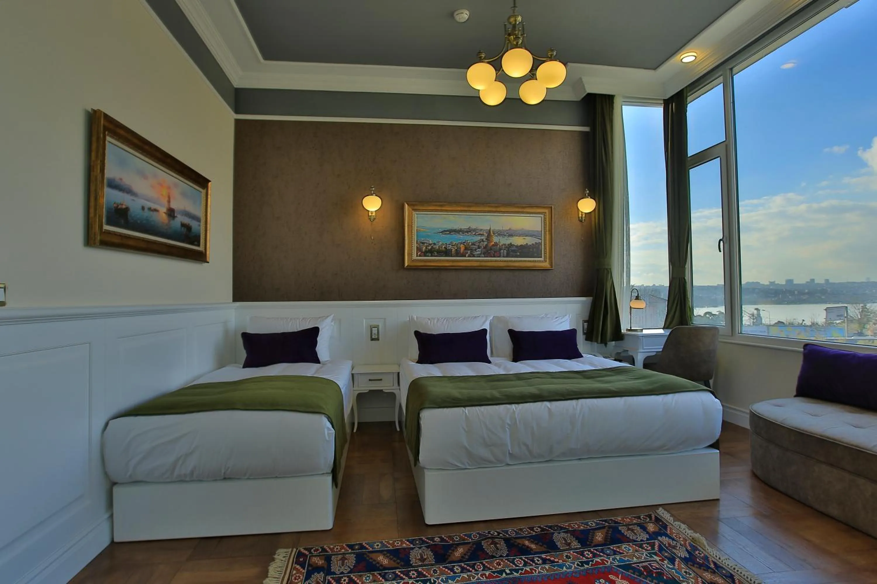 Photo of the whole room in Art Nouveau Pera