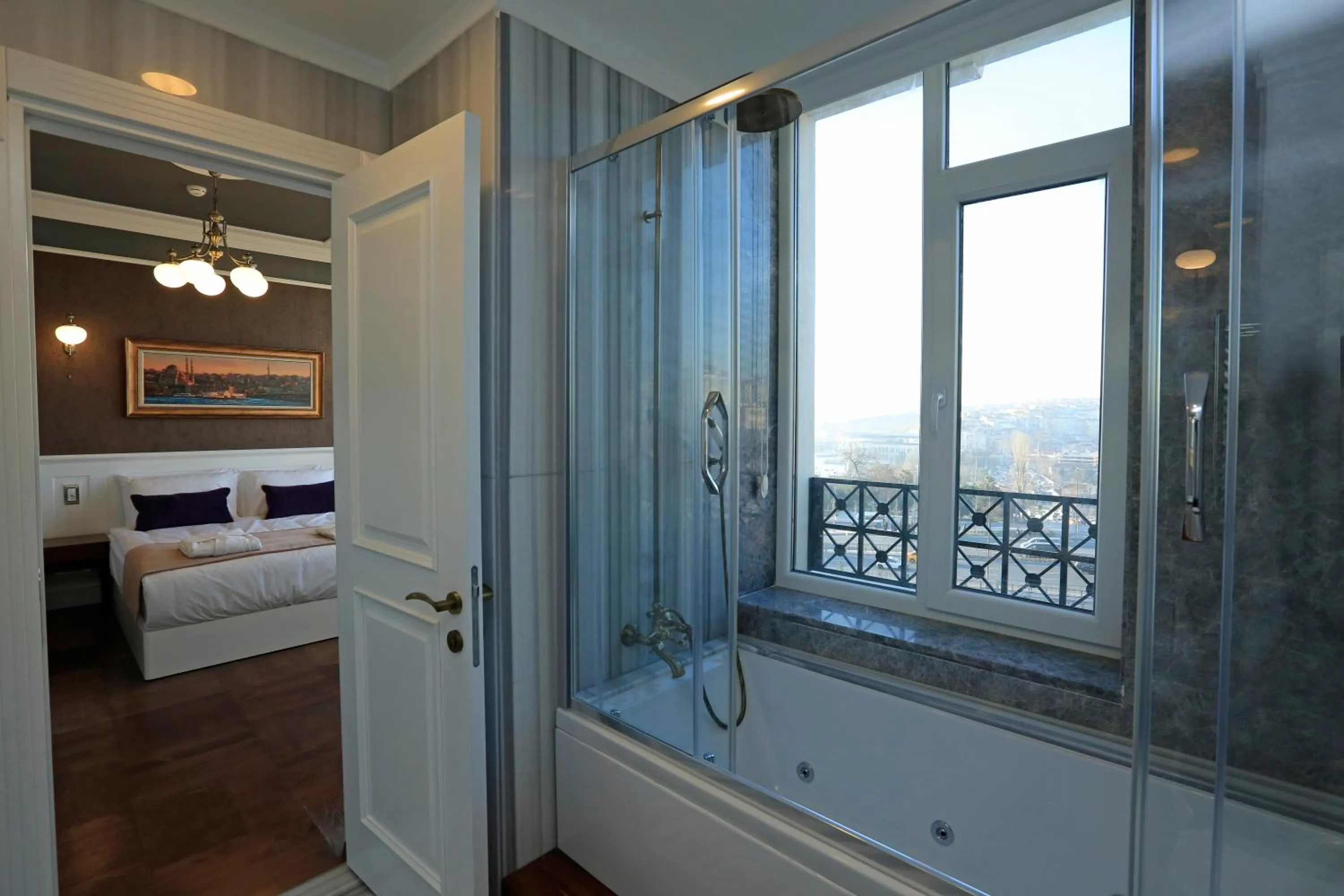 Bathroom, Bed in Art Nouveau Pera