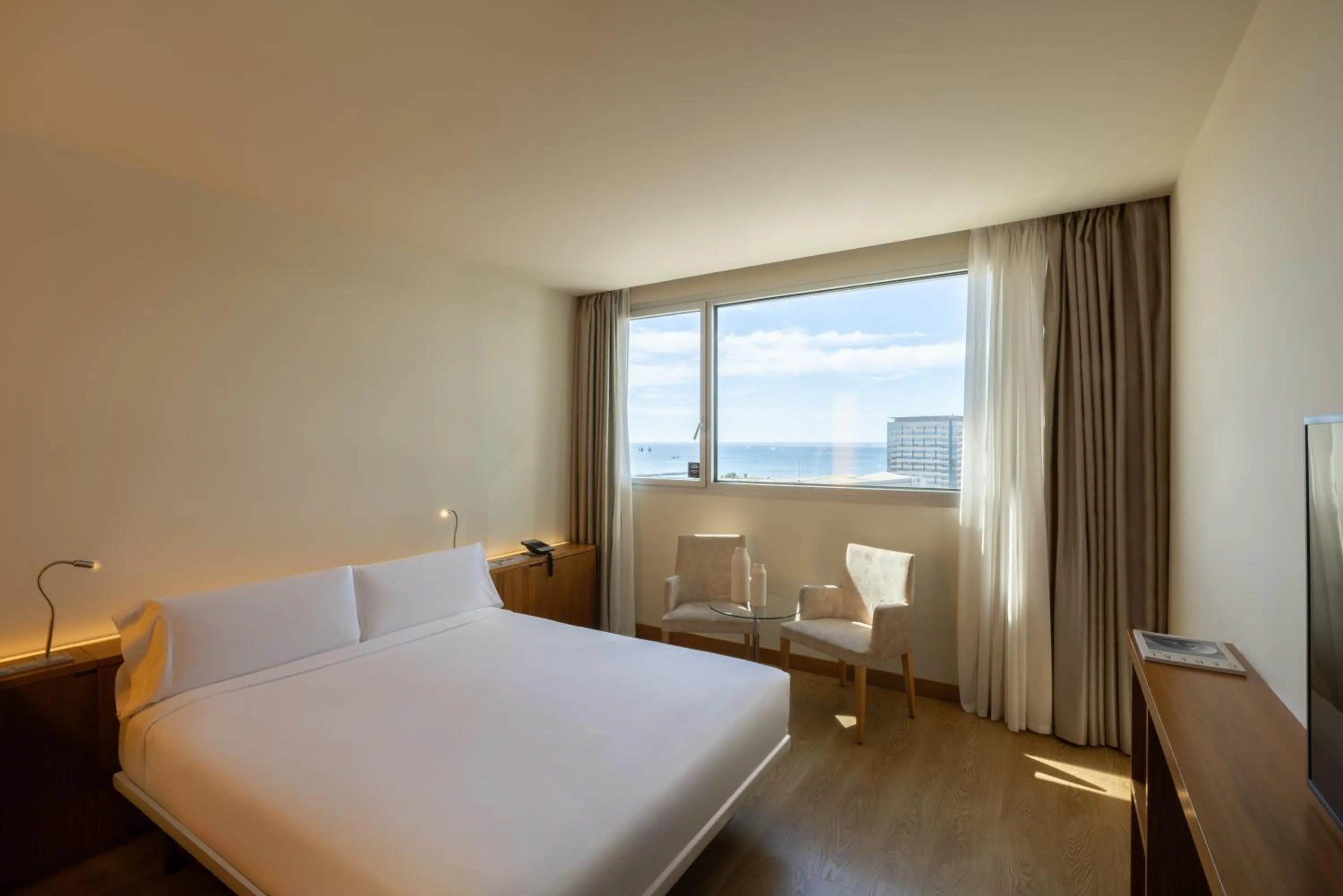 Photo of the whole room, Bed in Hotel SB Diagonal Zero 4 Sup