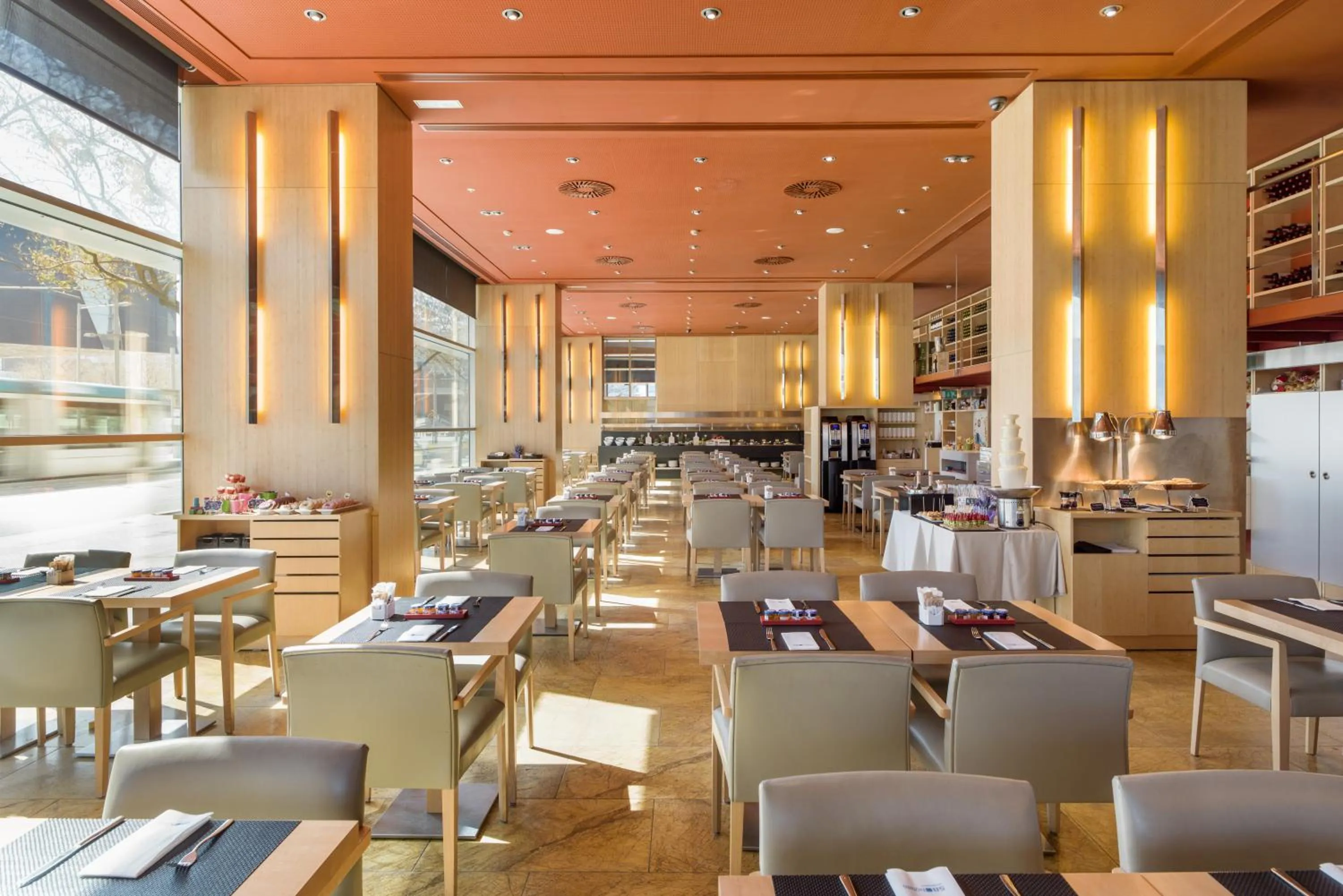 Restaurant/places to eat in Hotel SB Diagonal Zero 4 Sup