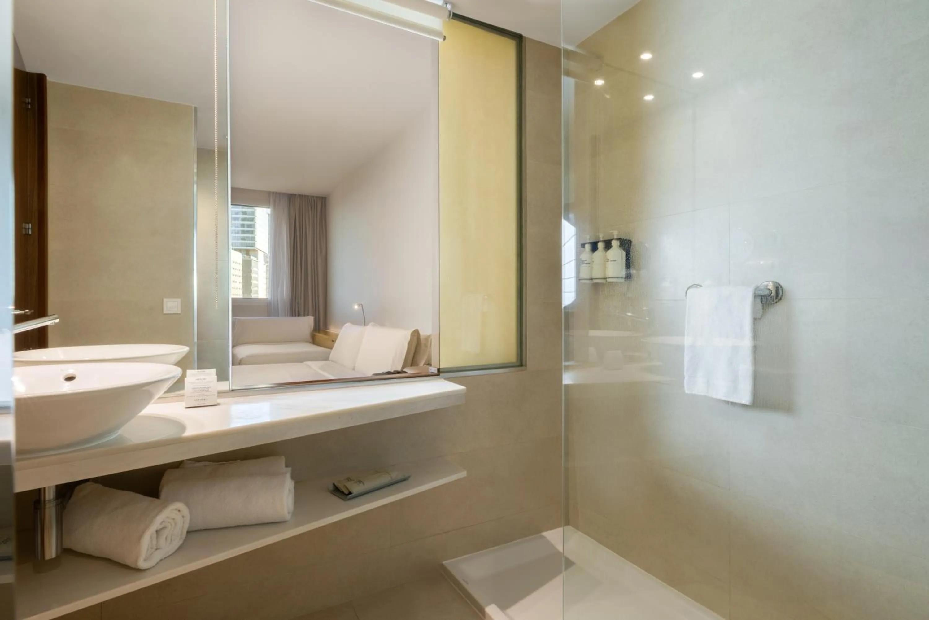 Shower in Hotel SB Diagonal Zero 4 Sup