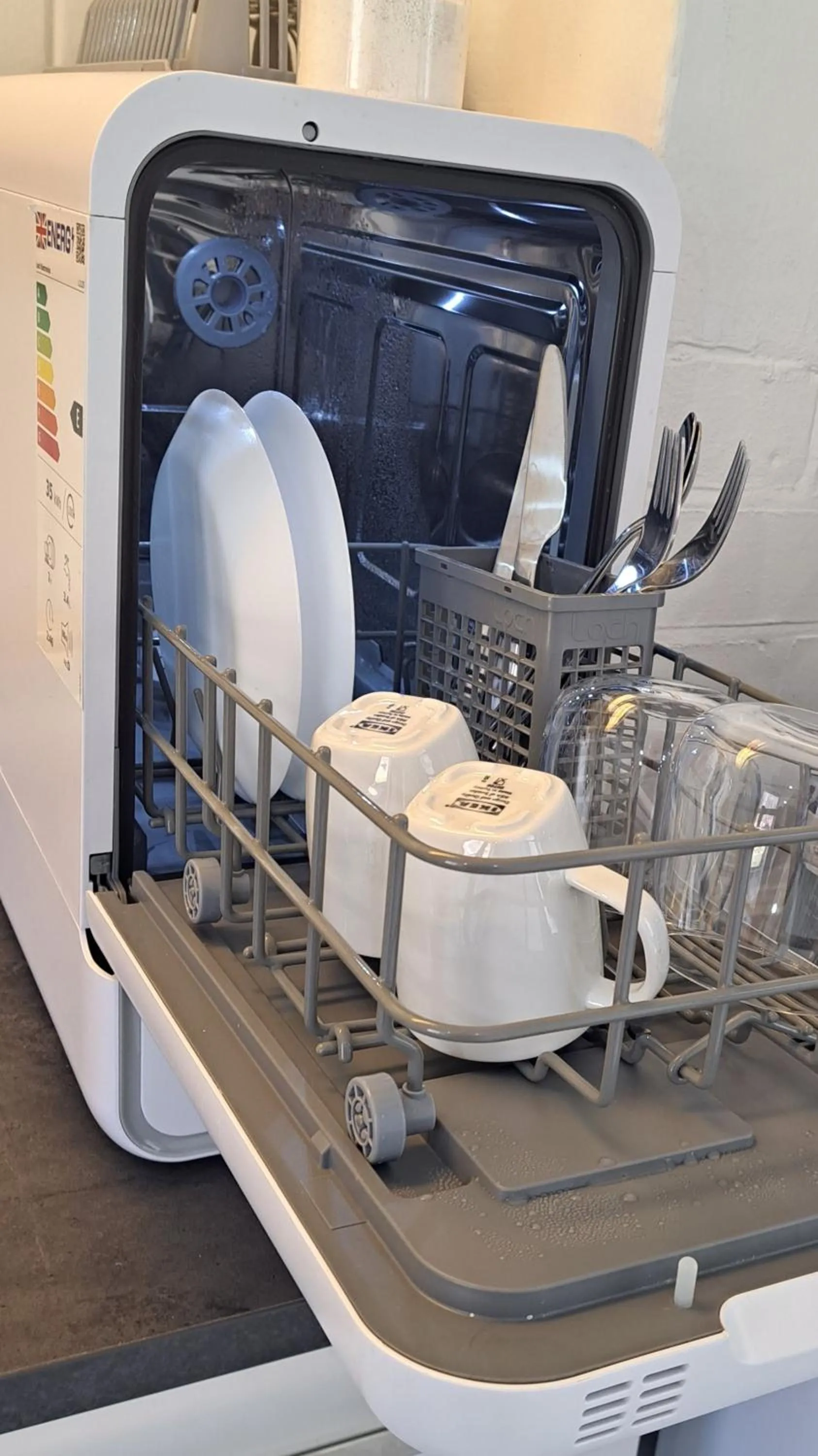 dishwasher in Évika boutique hotel