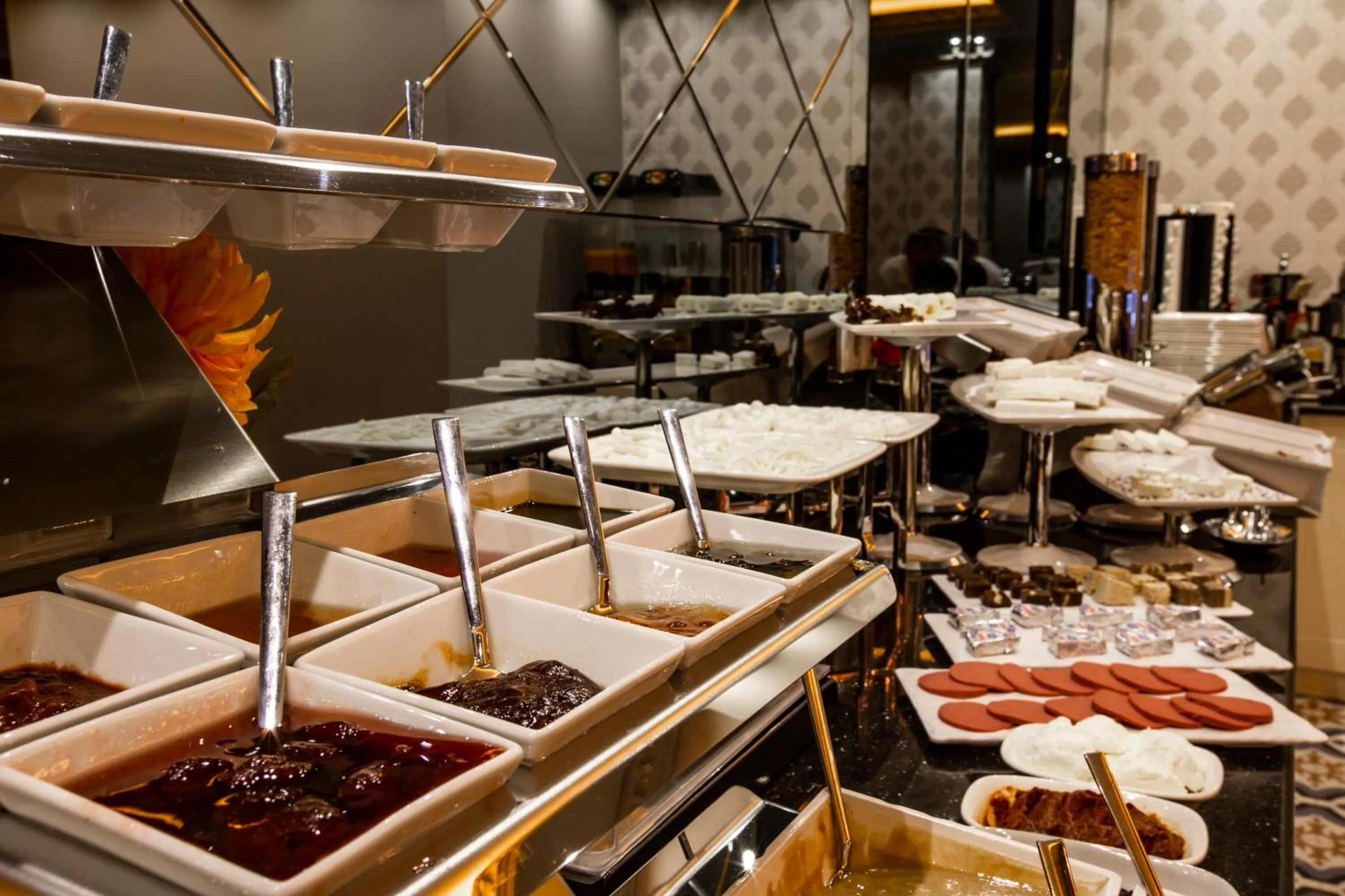 Breakfast in REAL KiNG RESiDANCE