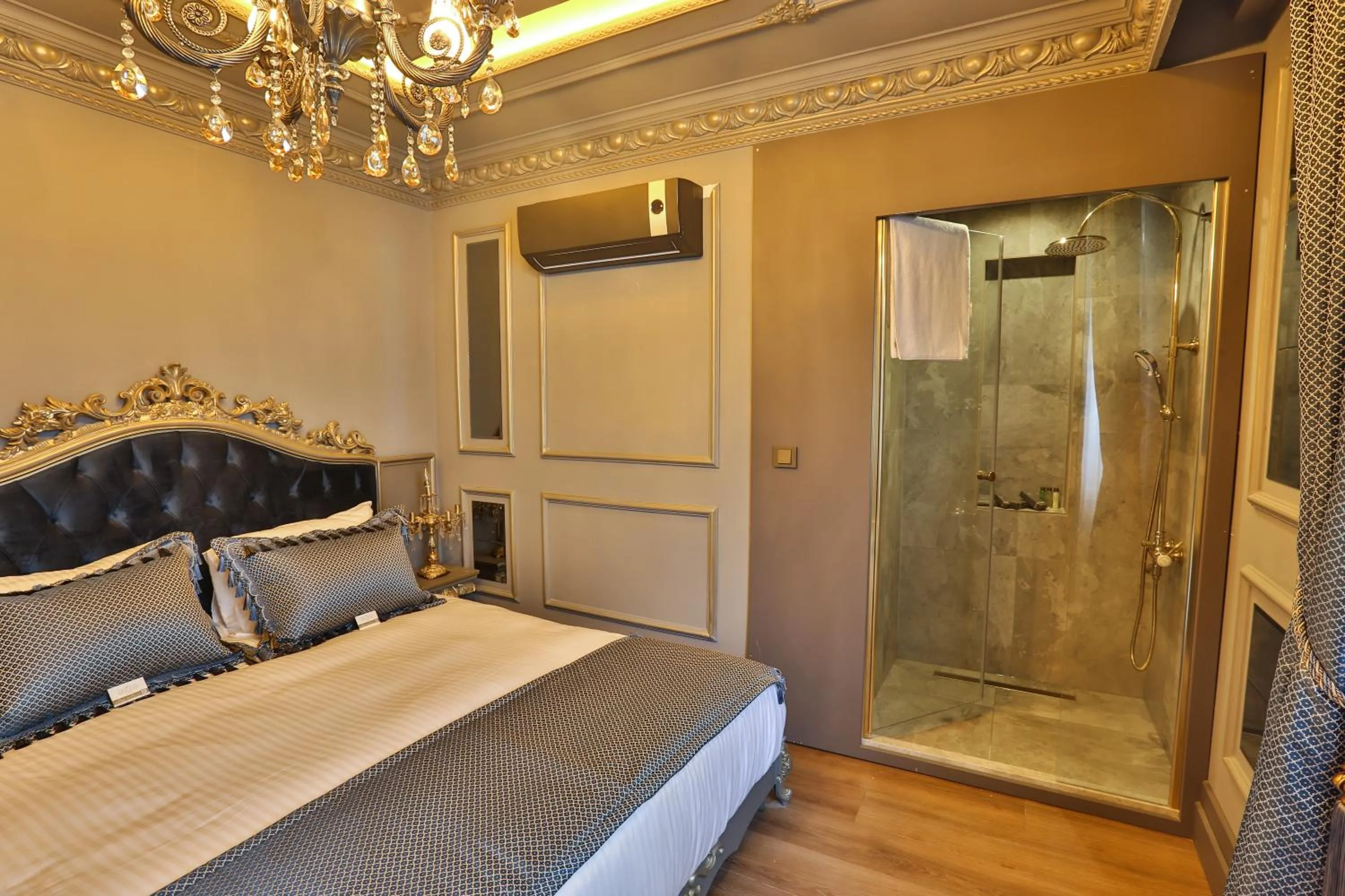 Two-Bedroom Suite in REAL KiNG RESiDANCE