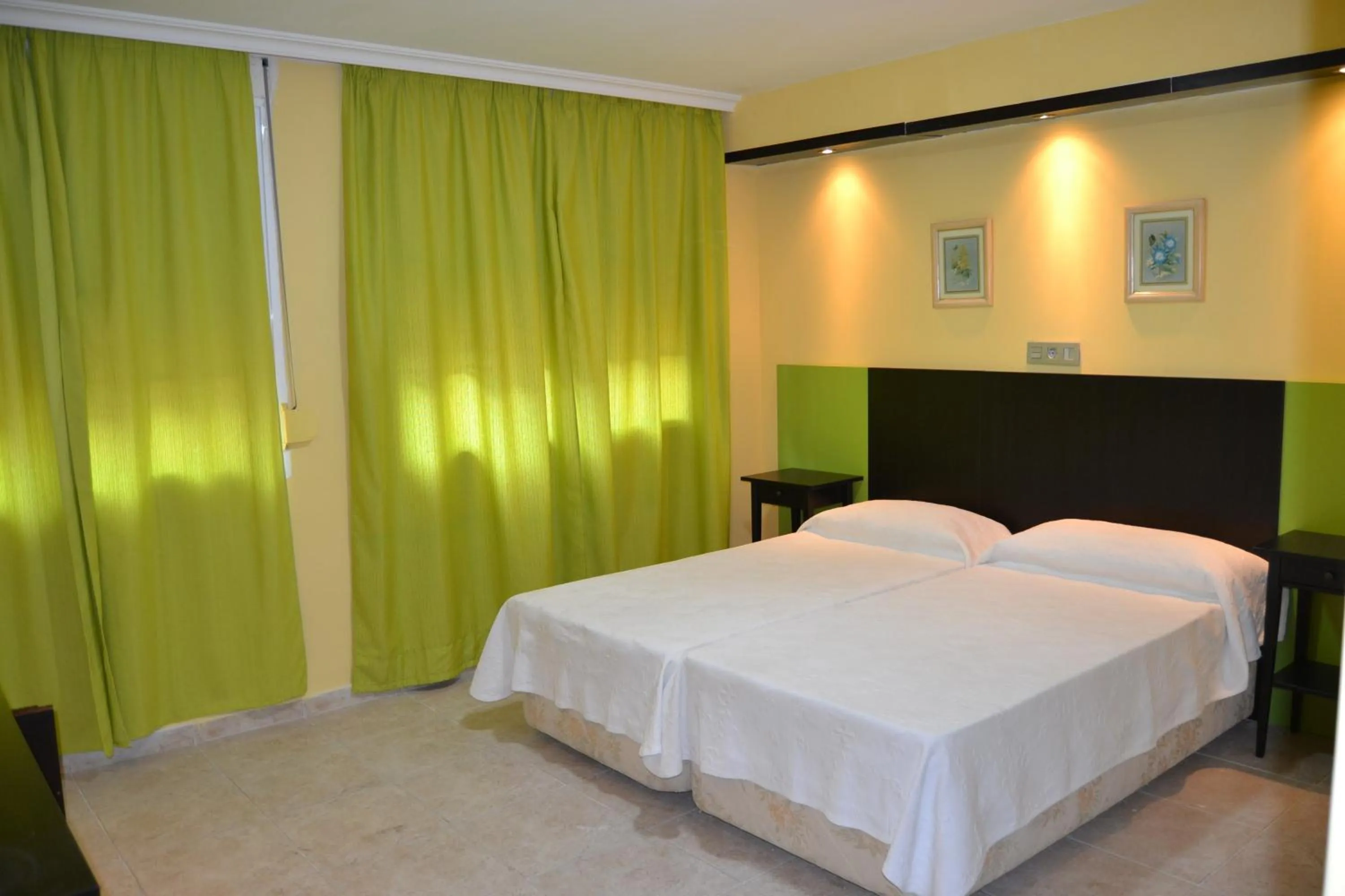 Bed in Hotel Miramar