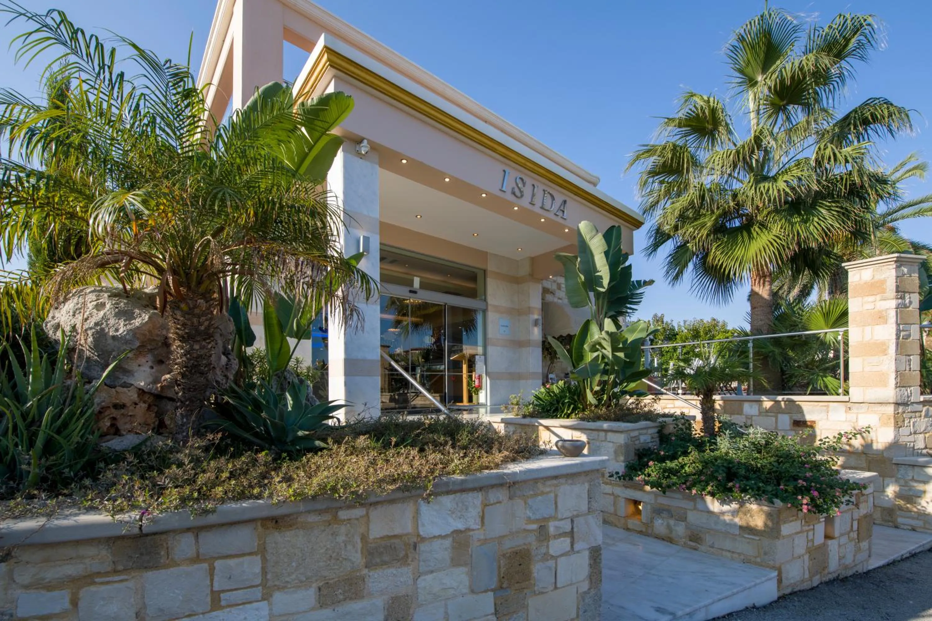 Facade/entrance in Isida Hotel Agia Marina