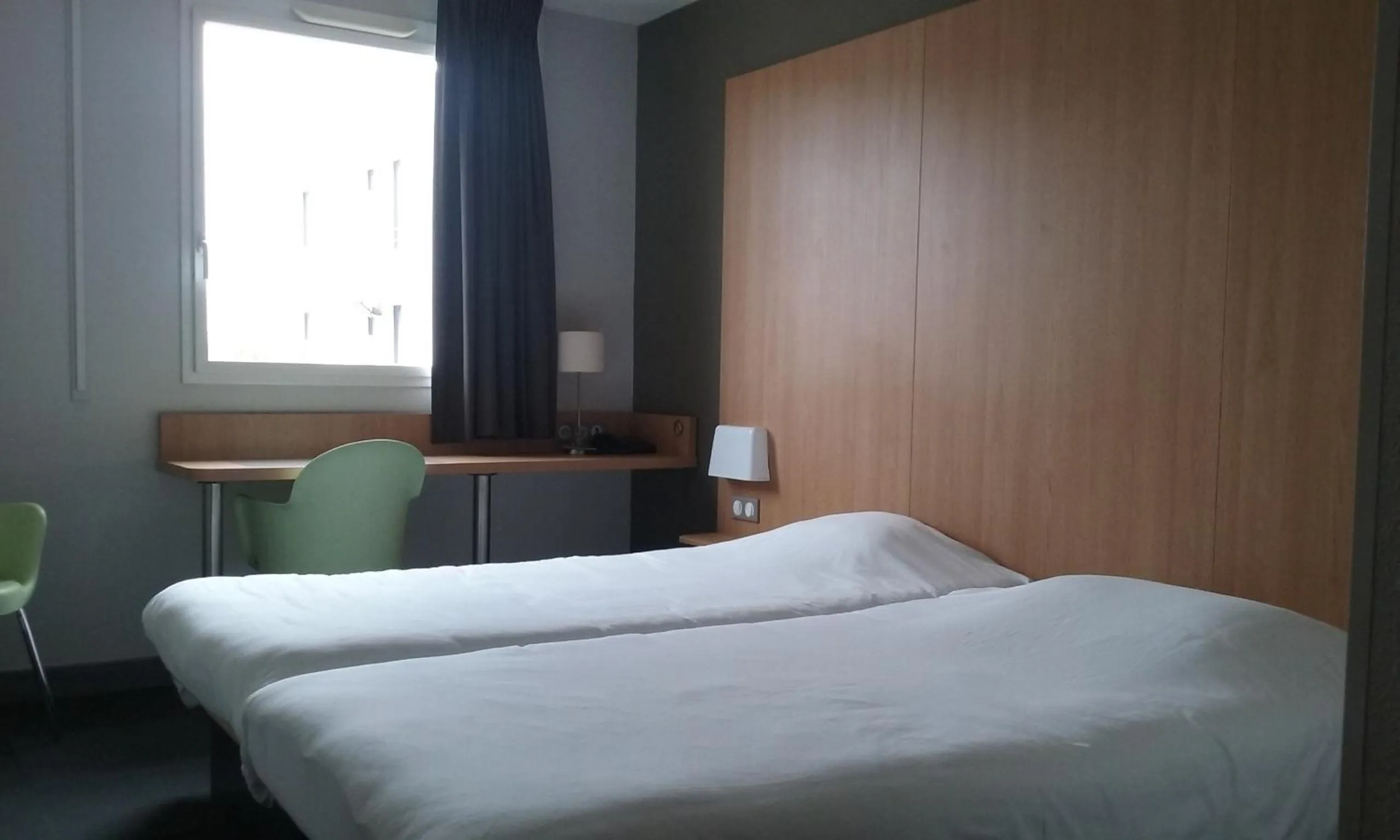 Day, Bed in B&B HOTEL La Rochelle Centre